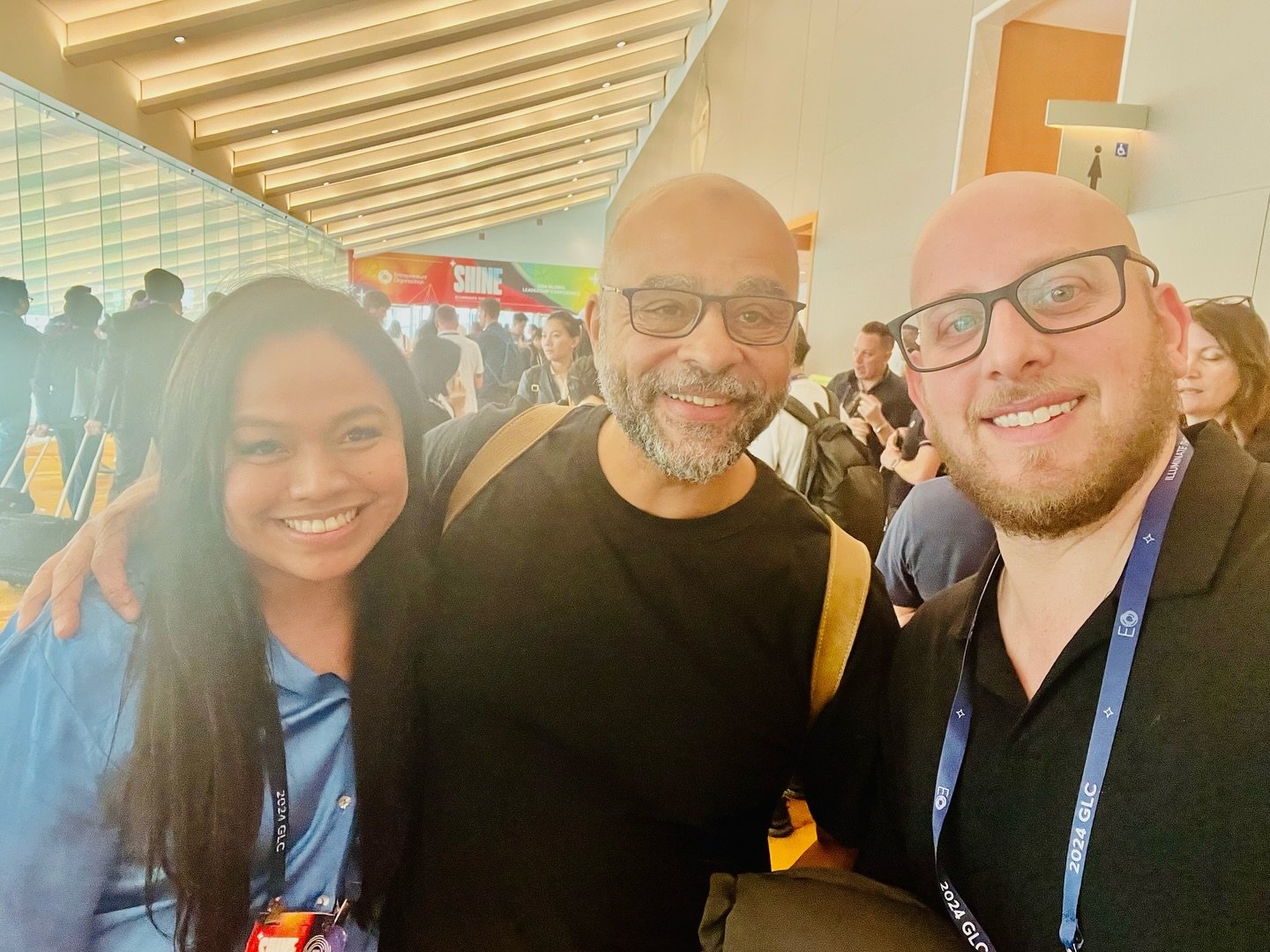 What an honor for our Founder team at the Global AI Council! @officialkatehancock and @realdrobbins, our PR Director, had the incredible opportunity to meet and converse with Mo Gawdat @mo_gawdat, the former Chief Business Officer at Google X and a l
