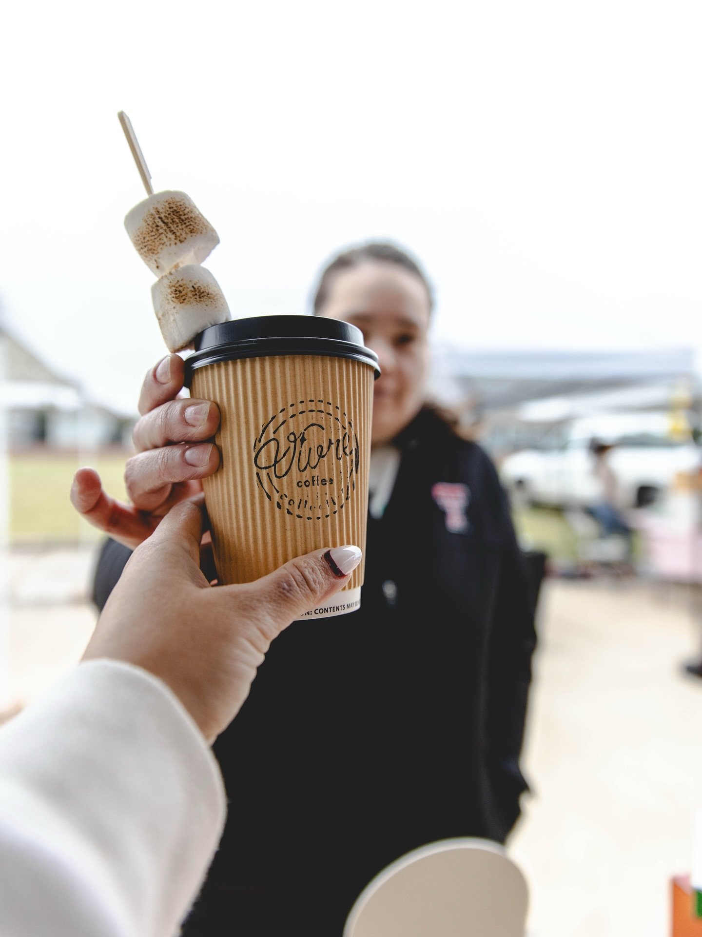 Stills of a traditional farmer&rsquo;s market day that might not make justice to the warmth and embrace we get from the people around us&hellip; we&rsquo;re so grateful for all of y&rsquo;all 🫶🏼

#coffeebusiness #coffeegram #coffeebar #houstoncoffe