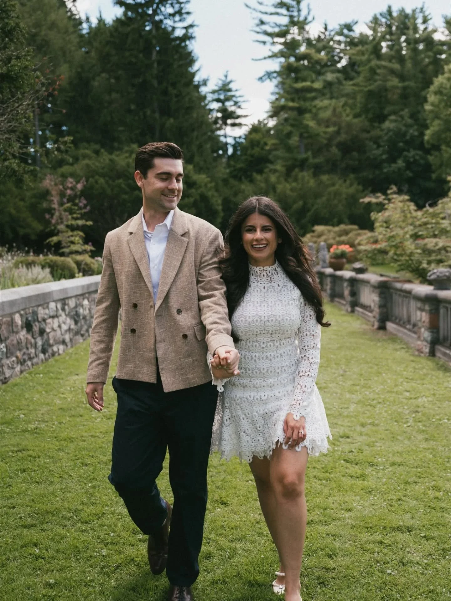 A peek at this moment that happened this weekend at the lovely @cranbrookhouseandgardens with the even lovelier Austin + Sarah. So so happy for them and overjoyed to witness the love they have for each other + their families (who surprised Sarah afte