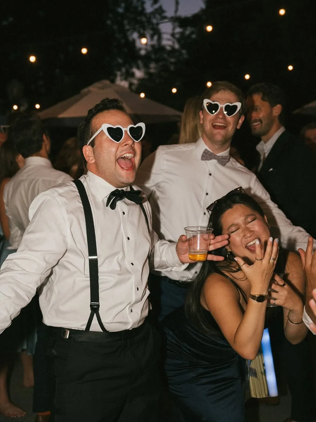 Like this photo if you're scrolling at 4pm on a Friday because you're not evening pretending like any work is gonna get done in the next hour 🤘🏻

#weddingphotographer #Michiganweddingphotographer #seattleweddingphotographer #laurelcreekmanor #annar