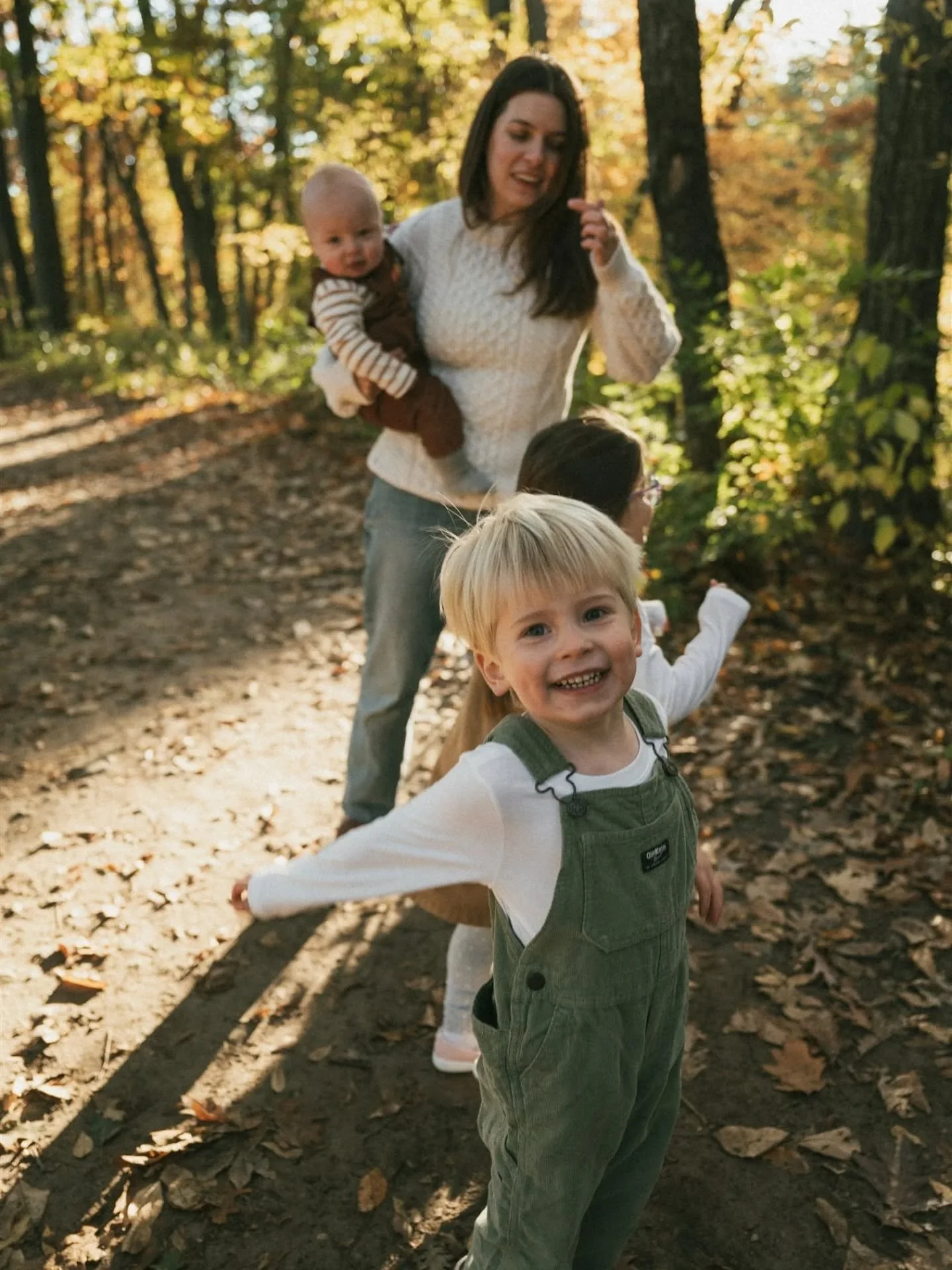 All manner of treats are great bribes for kids during family photos but highly recommend the marshmallows from lucky charms (though it may result in excessive jumping 😂)

We photographed all the jumps, hugs, and blankie animals on this cold October 
