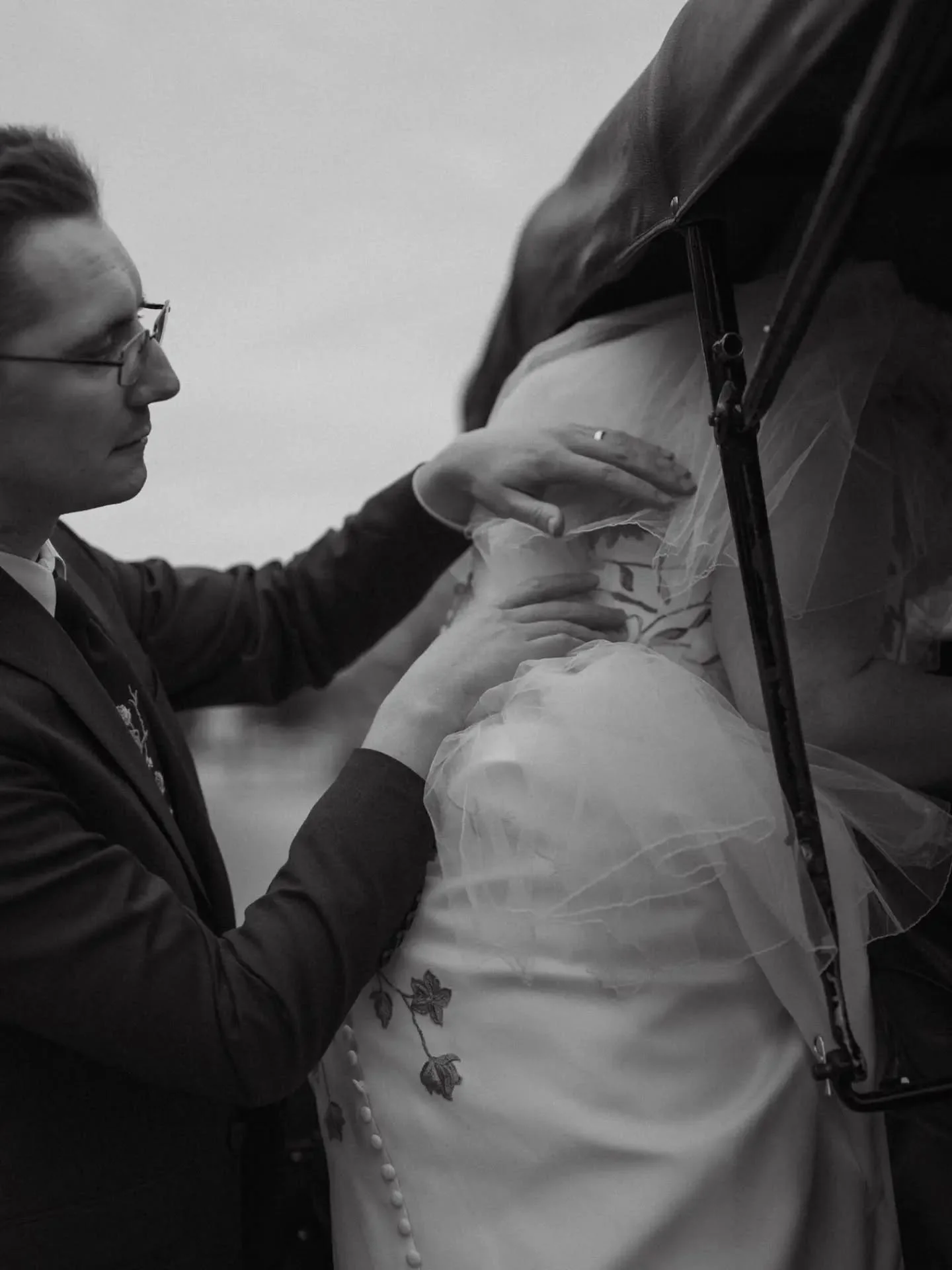 Highly recommend jumping into a Model T on your wedding day and popping down to the Cotswolds cottage for photos 

These are just some sneak peeks but so excited to share more from Jane + Martin's Greenfield Village wedding 

#michiganwedding #greenf