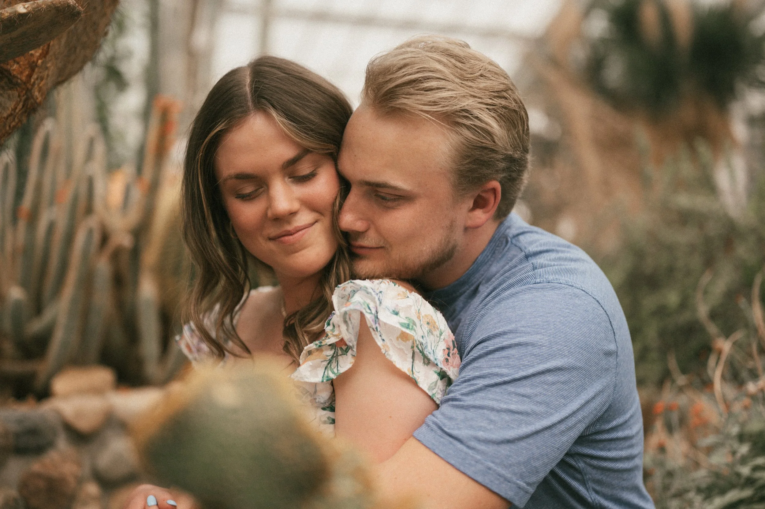 Engagement Photographer Matthaei Gardens Ann Arbor RE-86.jpg