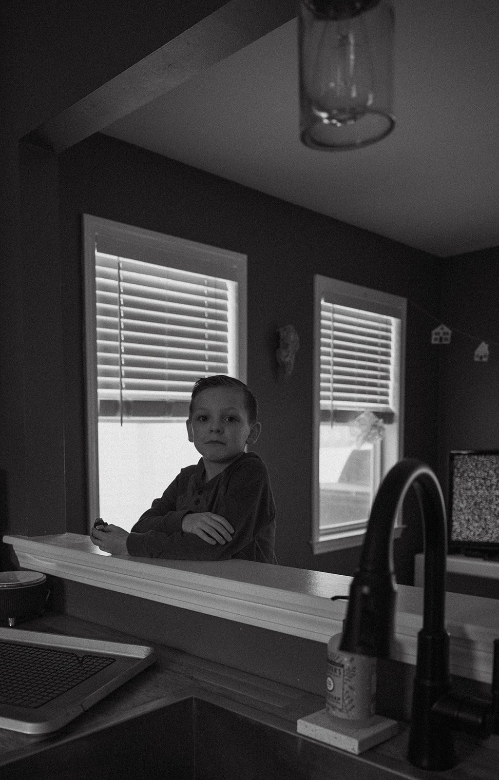 Rachel + boys - home session 2024-22.jpg