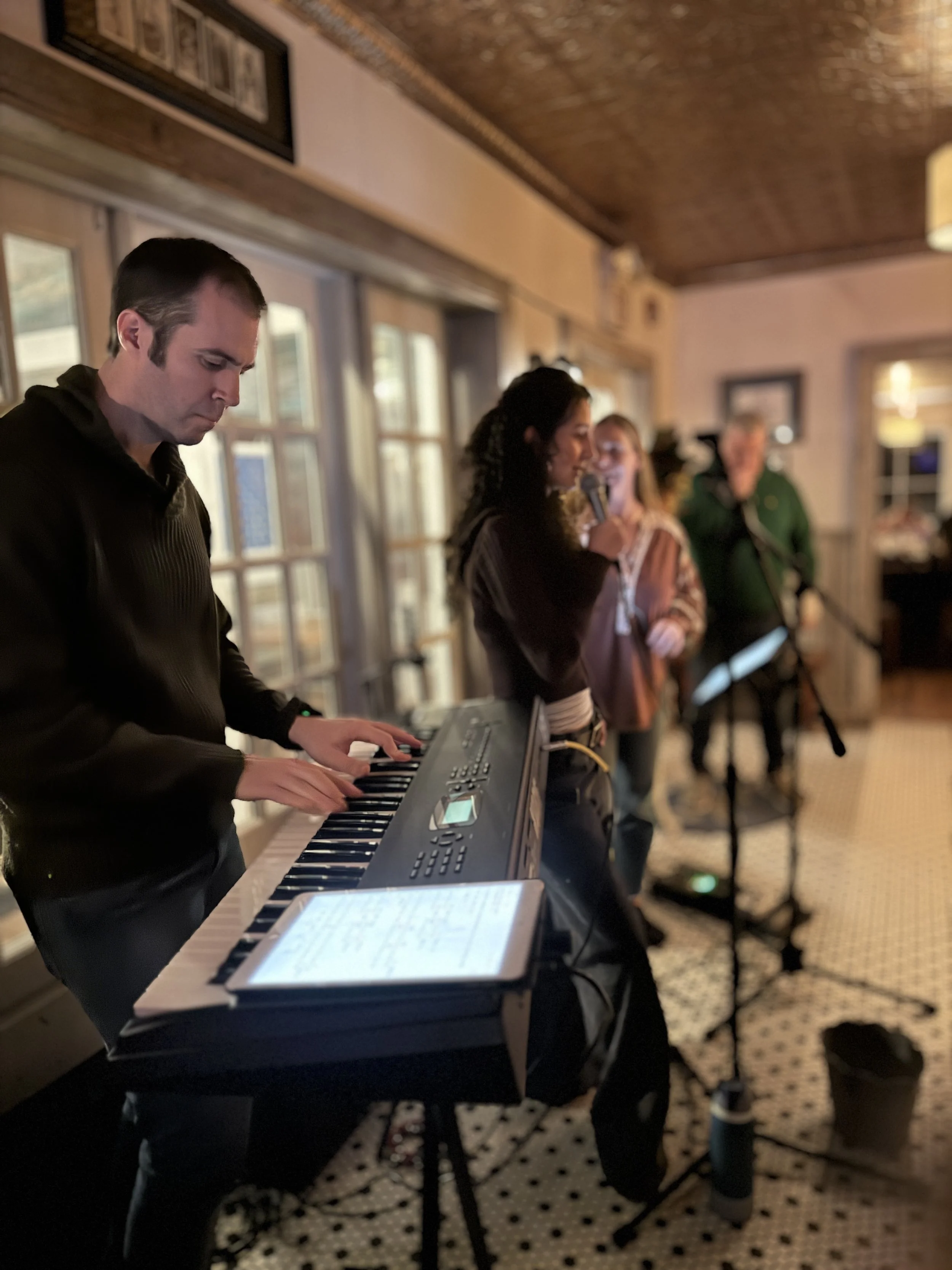 Dr. Klug gigging live event