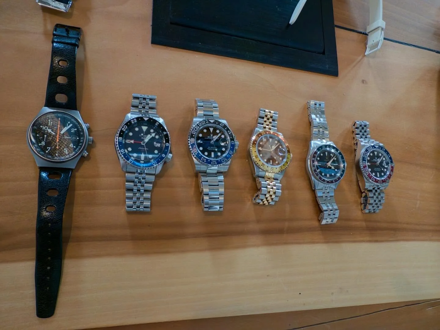 Almost forgot to post photos from our January meetup. Great times with friends, pizza, drinks and of course loads of watches. #lehighvalley #watchclub