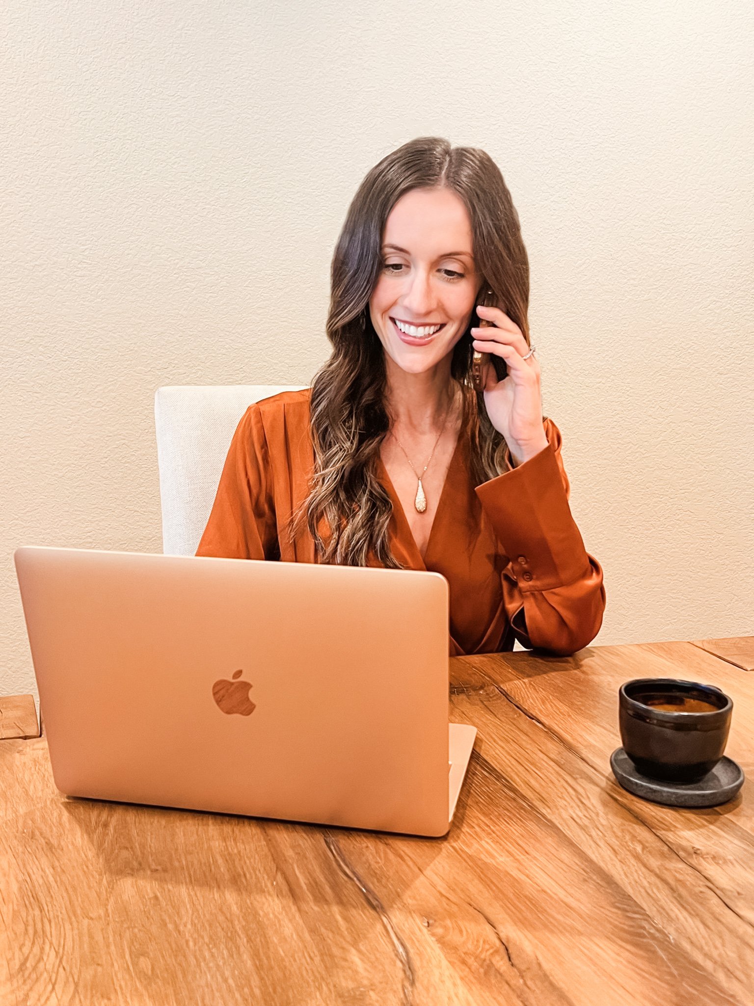 Chrystal, functional nutritionist and wellness coach meeting virtually with a client