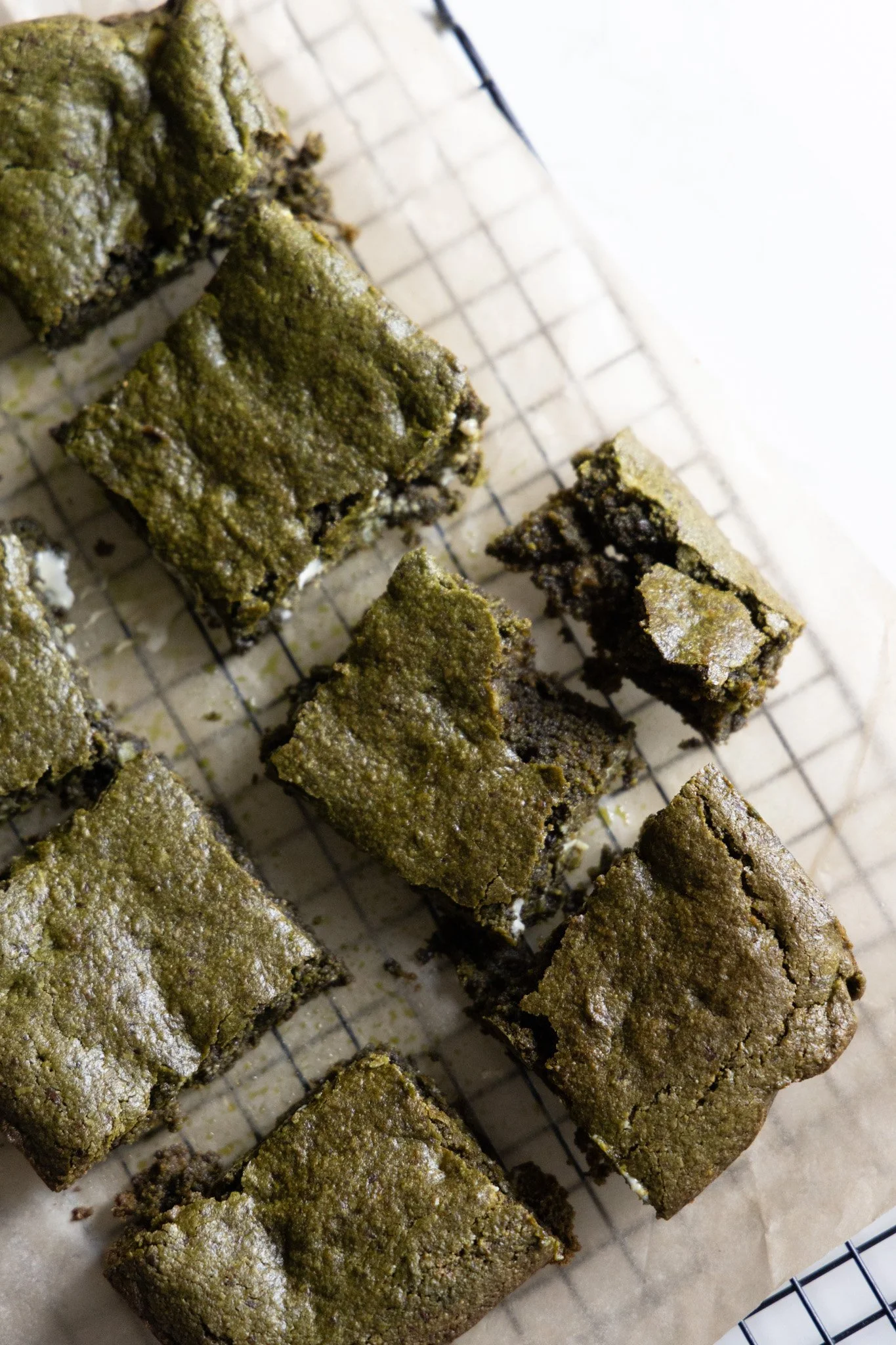 MATCHA &amp; WHITE CHOCOLATE BLONDIES