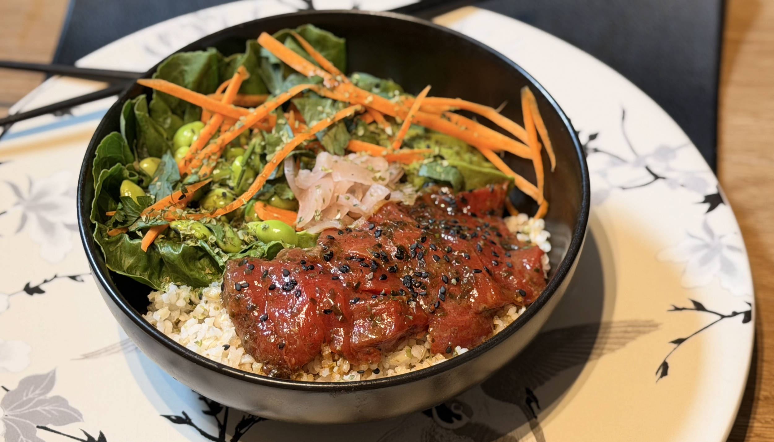 Vegan poke bowl serving suggestion
