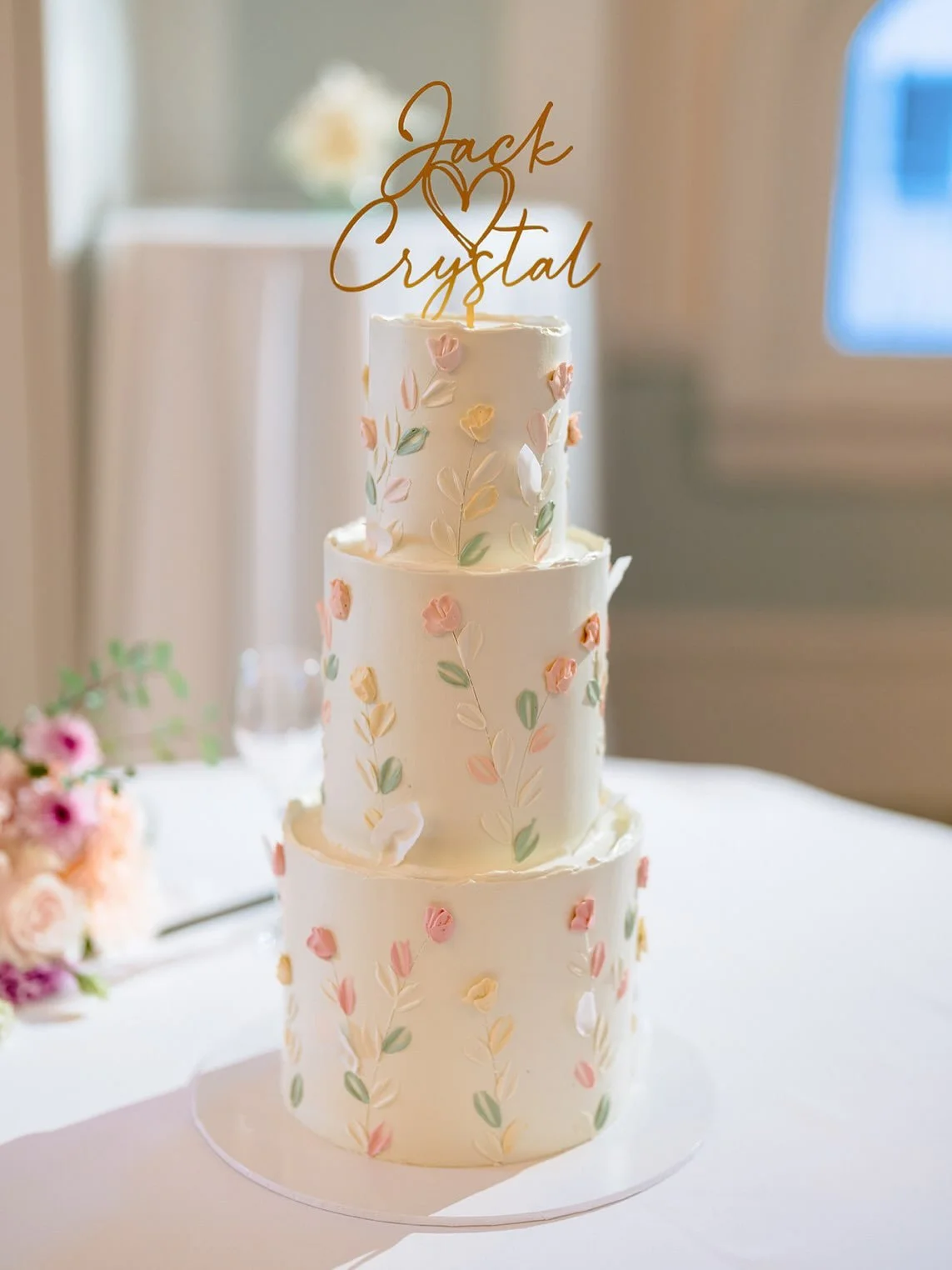 A three tier wedding cake from earlier this year featuring our floral piping and palette knife textures 🌷

Photography: @pepperjune.co 
Venue: @thetearoomqvb 
Cake: @floraisoncakery 
Florals: @kobayashiflowers 

#weddingcake #floralcake #threetierca