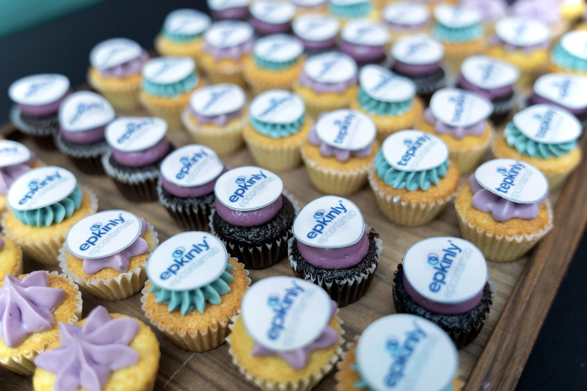 logo cupcakes Stockholm, event catering cupcakes stockholm, corporate catering, beställa cupcakes, branded cupcakes Stockholm,