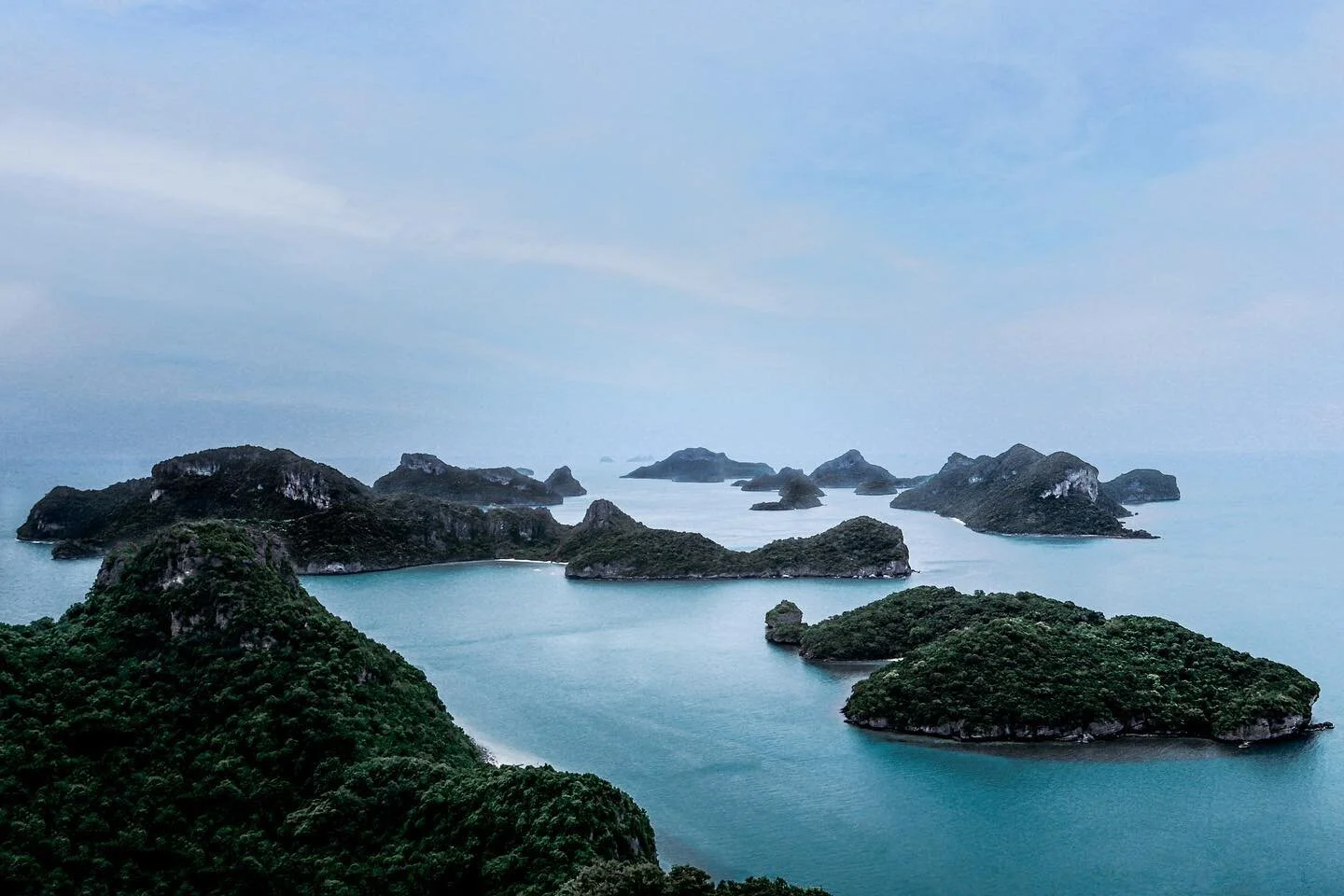 Beautiful islands of the Angthong marine park in Thailand definitely a place i would visit again. 🏝🗾
&bull;
&bull;
&bull;
&bull;
#Thailand #Travel #Earthpix #Dutchbest #Islands #Canon #Nature #Dutch_shooters #Travelphotography #Naturephotography #W