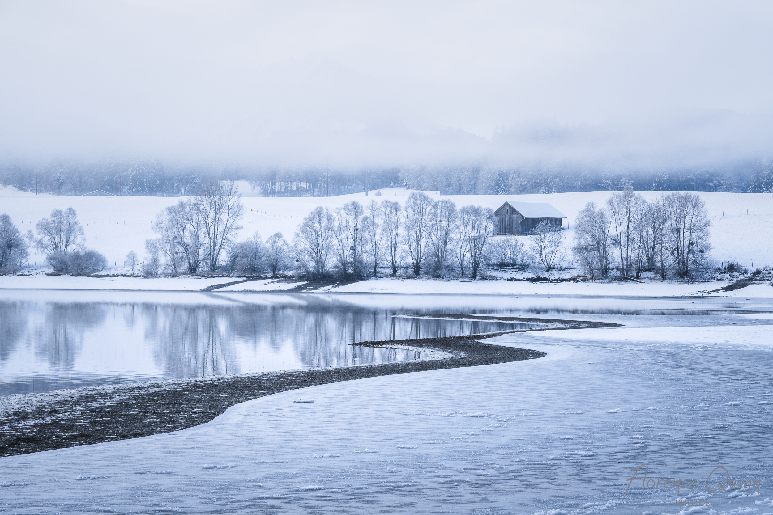 Méandres sable et neige, lac de la Gruyère