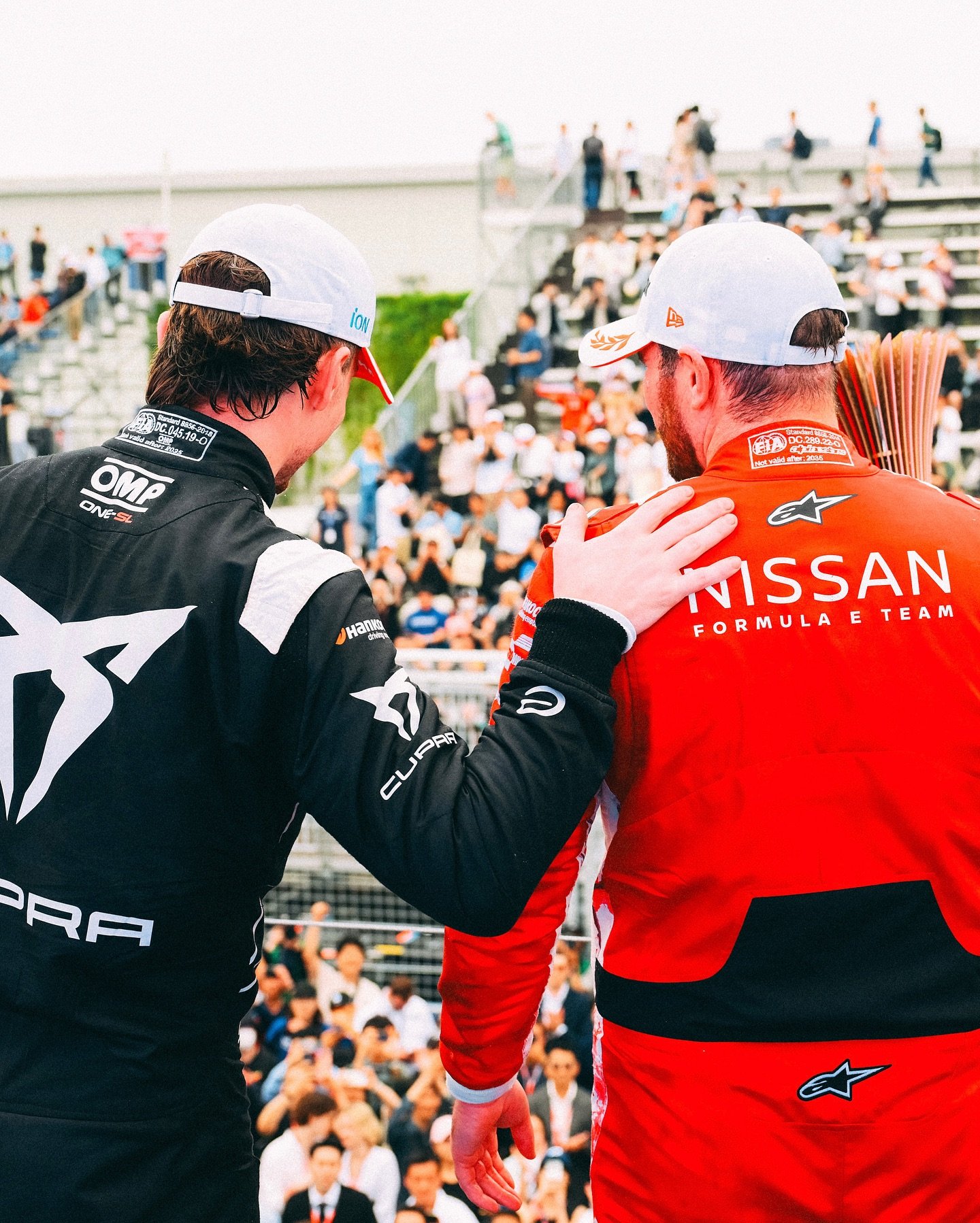 Big congrats to @fiaformulae new World Champion @oliverrowland1 🍾 Someone get this man a million beers. 🍻 (He’s earned every one.)
#BerlinEPrix #FormulaE #CUPRAKIRO #KiroRaceCo #Motorsport #Racing