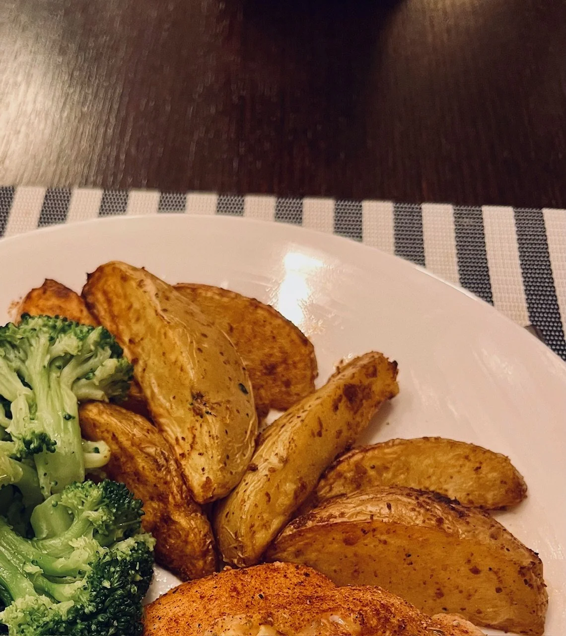 Easy Air-Fryer Potato Wedges
