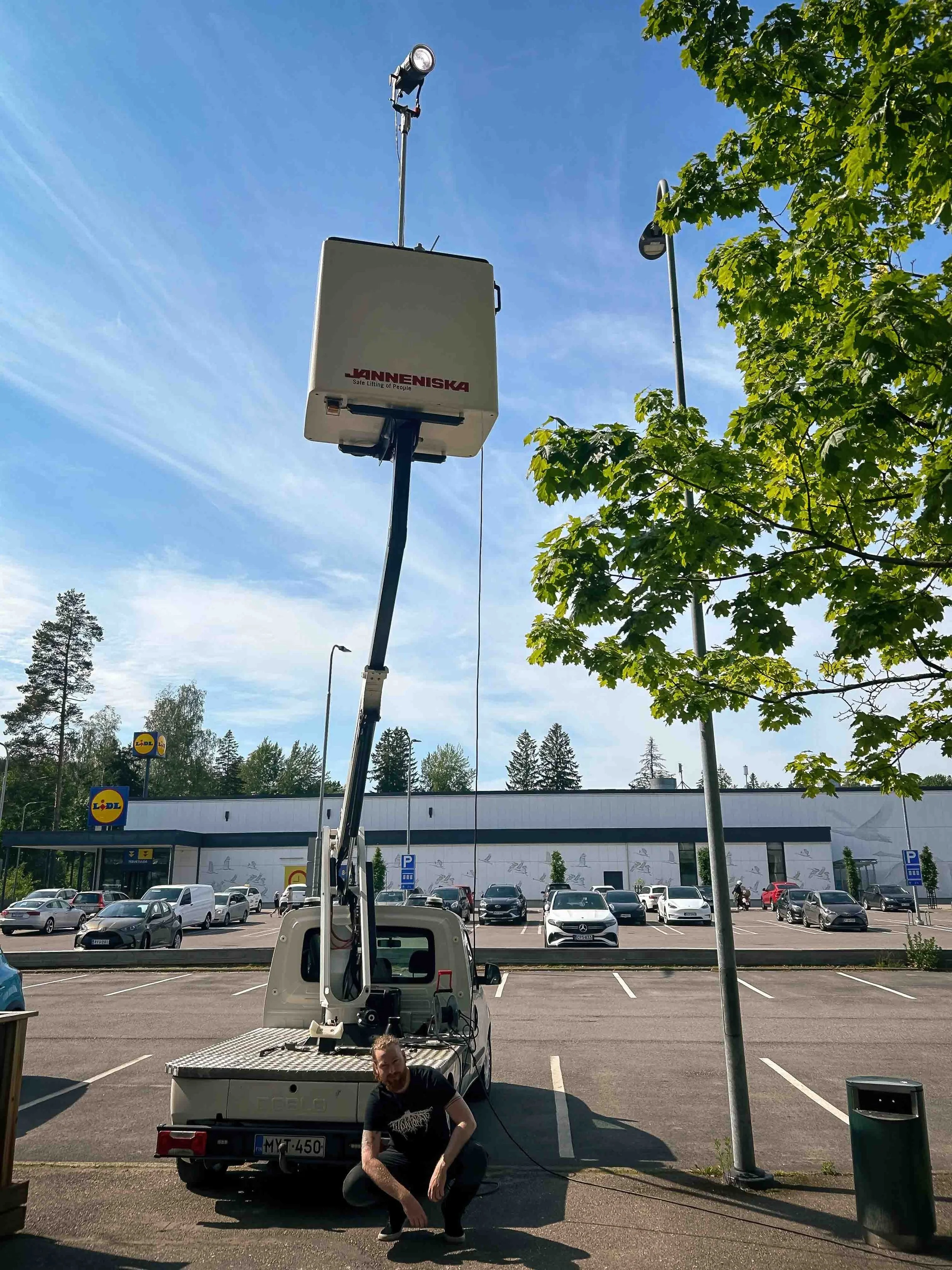 YLE-Areena-Stories-Lighting-Crane.jpg