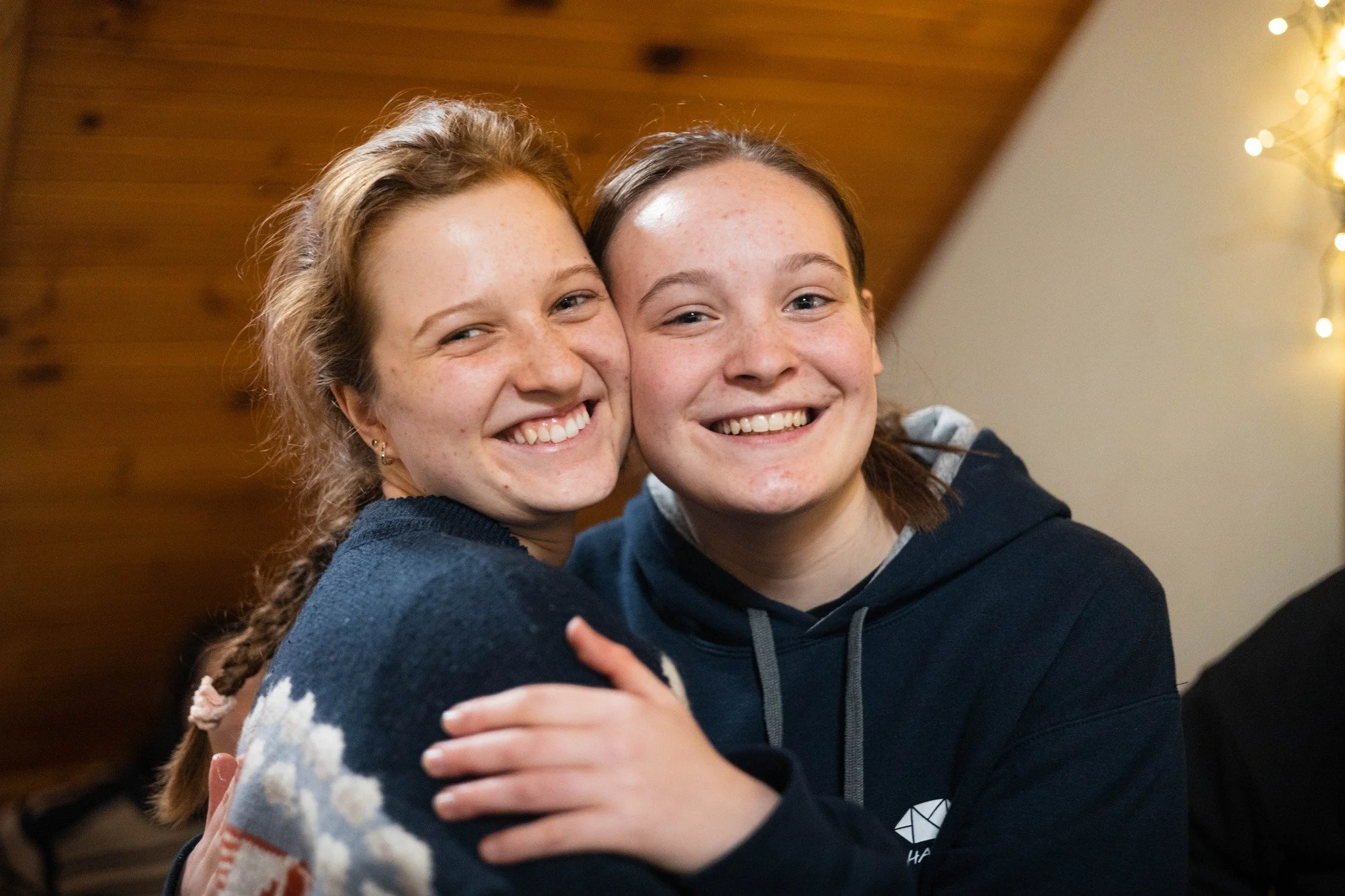 Alena & Evi.jpg