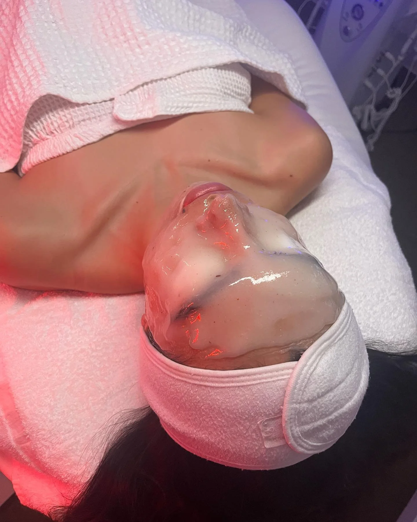 Thank you @luuvflor for trusting me with your skin since 2018 🫶🏽 Grateful for ALL my clients. past, present &amp; future. 

🌟 Your Glow-Up Starts Here! 🌟

✨ Book Online
Click here 👉 www.bookskinbyjanny.com

💬 FAQs
Learn more 👉 www.skinbyjanny.