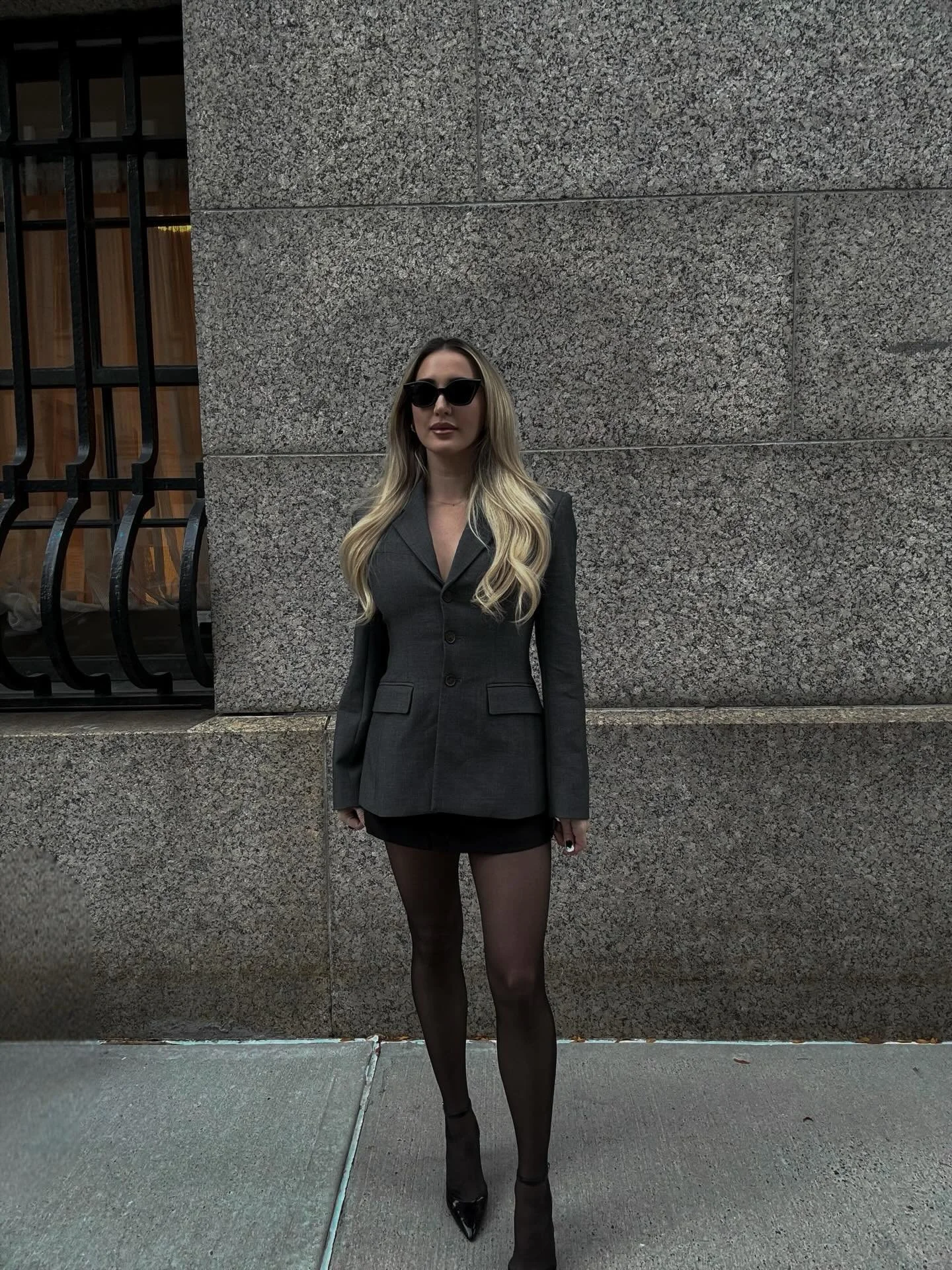 Architecture that makes you stand a little taller. Grateful for the career I&rsquo;ve built and the creators who trust me to protect theirs.

#nyclawyer #creatorlaw #womeninbusiness #femalefounder #nyc