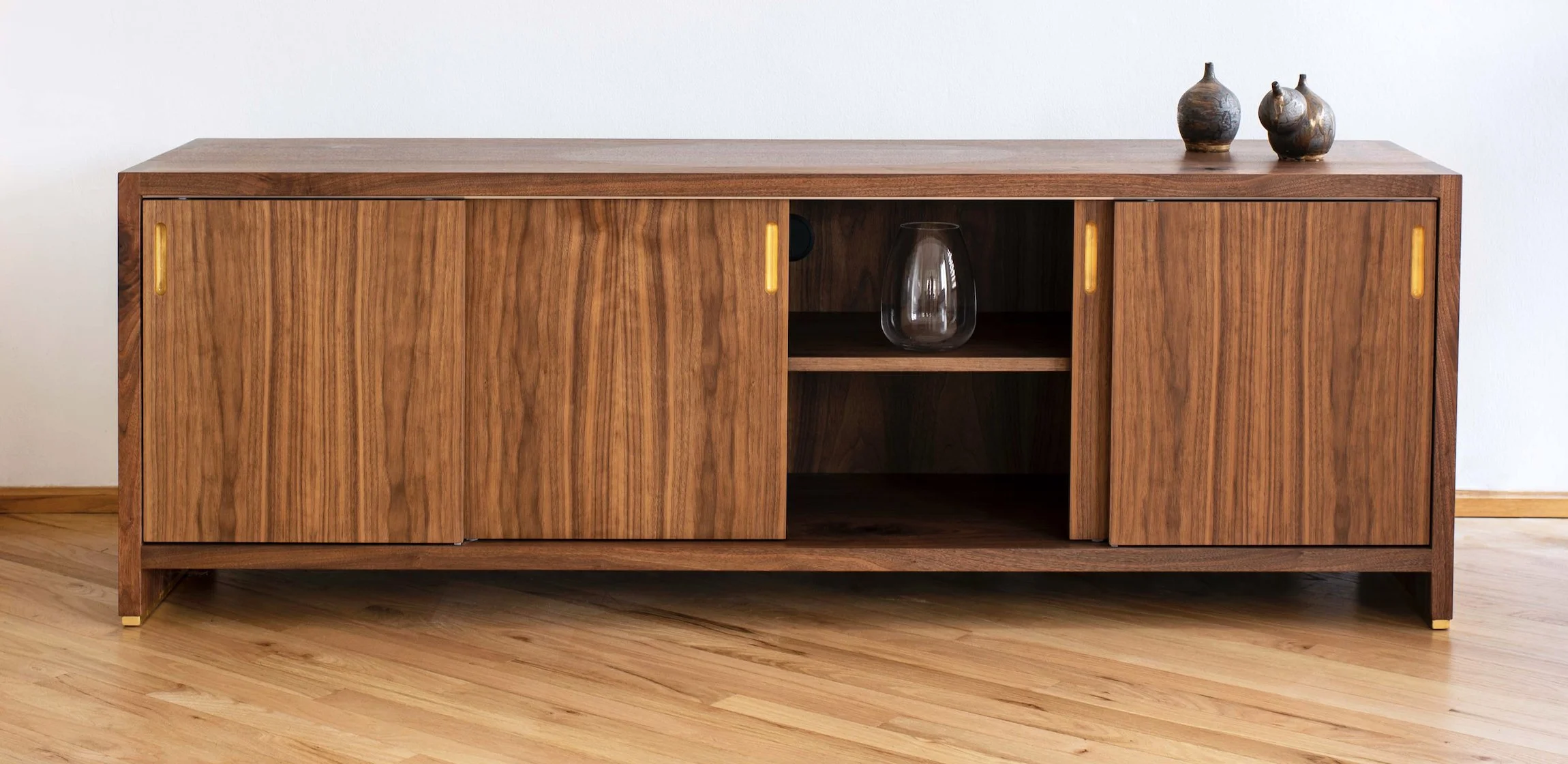 GUENTHER CREDENZA 3.JPG