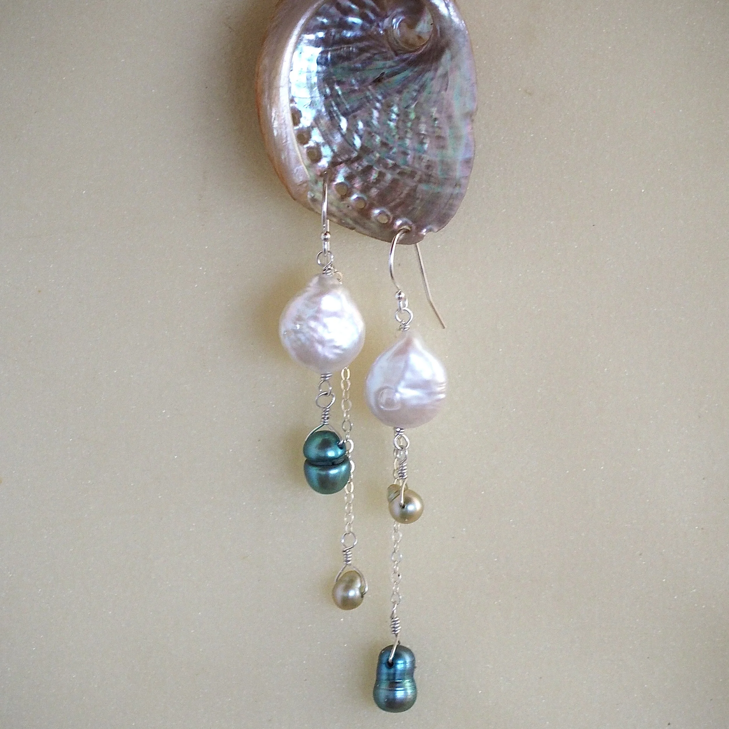 Pearlina Earrings