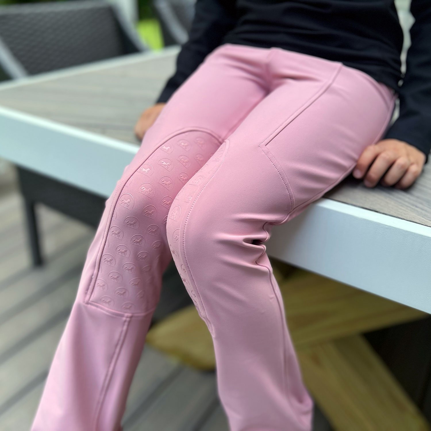 pink_sitting_table.jpg