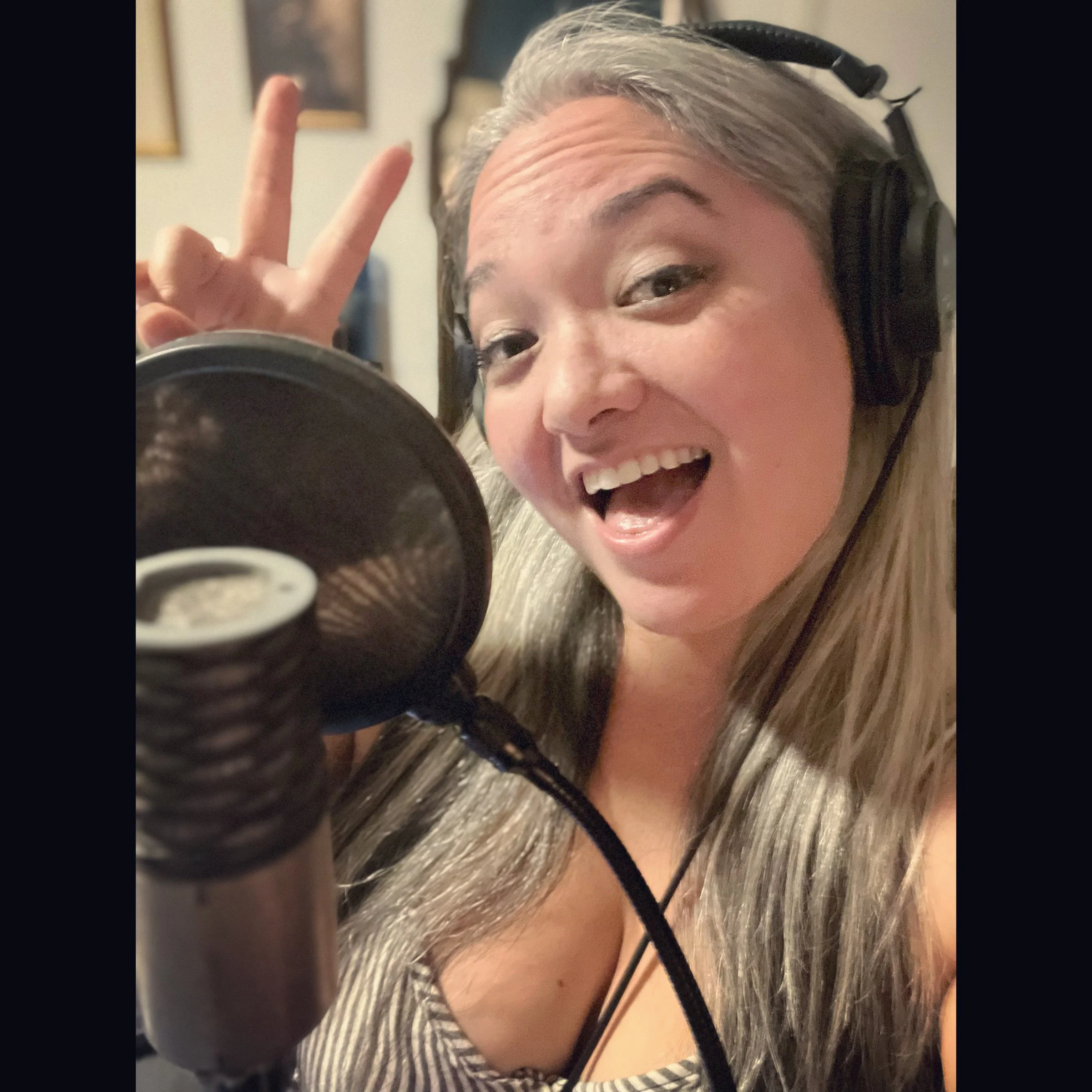 Recording for retainer voiceover client in professional home studio. Hawaii voiceover actor.