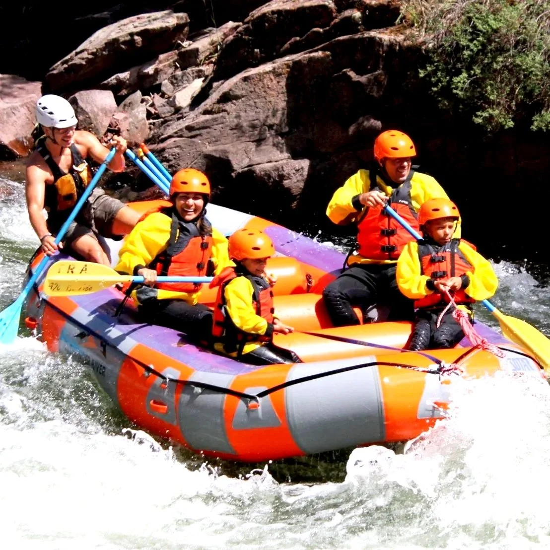 👨‍👩‍👧‍👦 Top 5 Family-Friendly Rafting Trips in Colorado