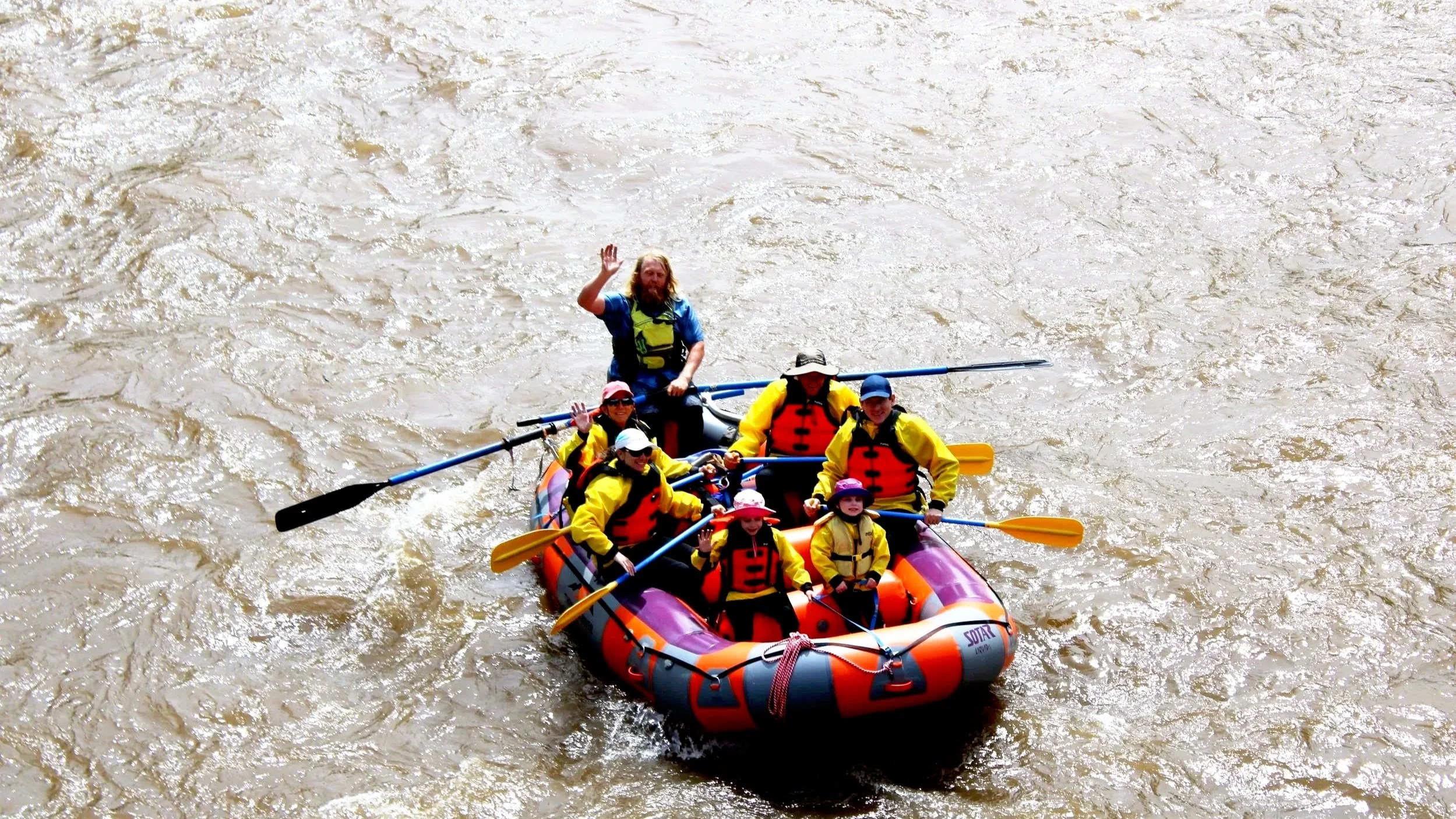 🎒 Beginner’s Guide to Whitewater Rafting in Colorado