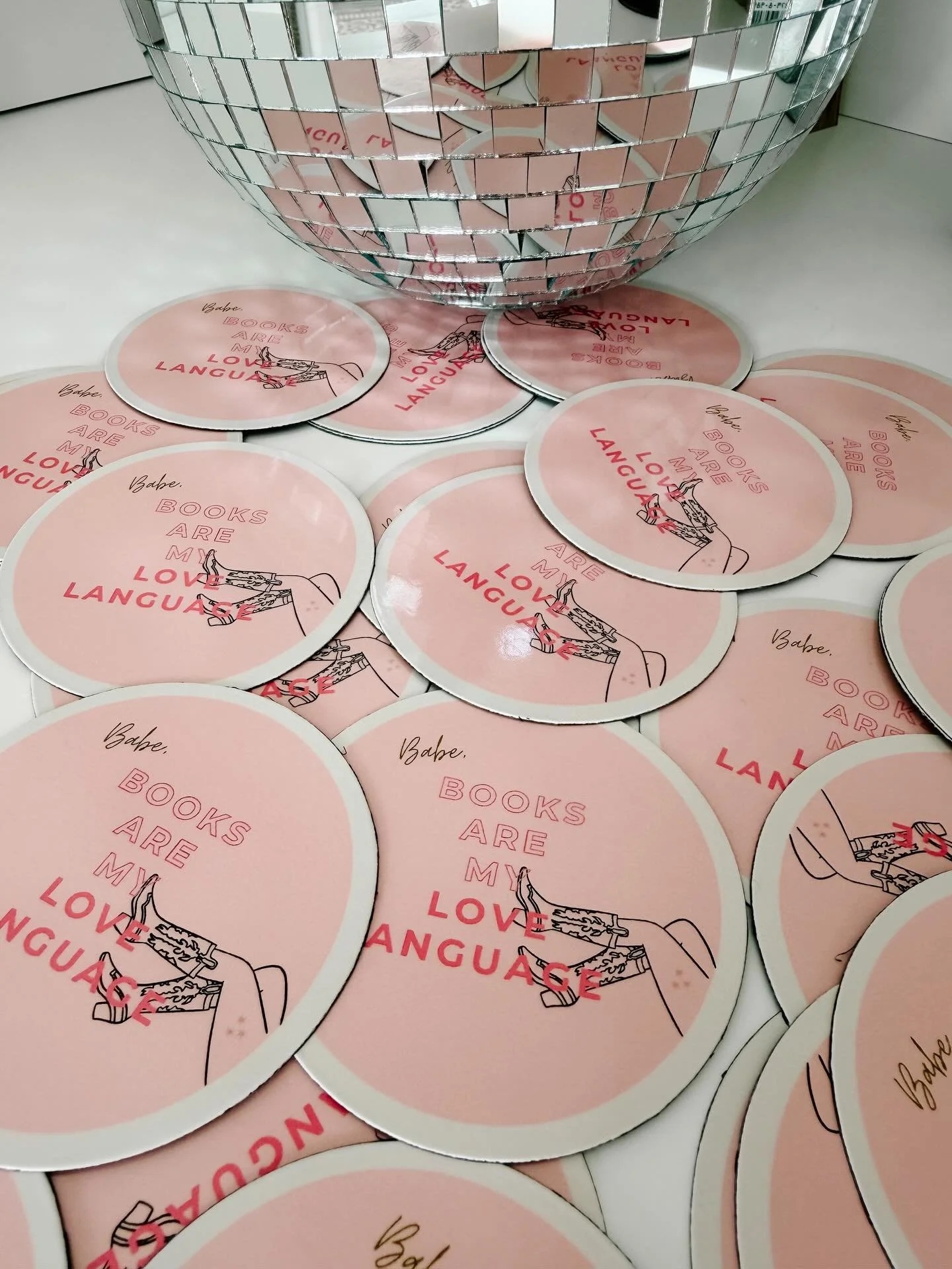 Prepping for @romanceoutwest! 🤠💕 I&rsquo;ll be sharing details about the event and sending out a newsletter tomorrow ✨