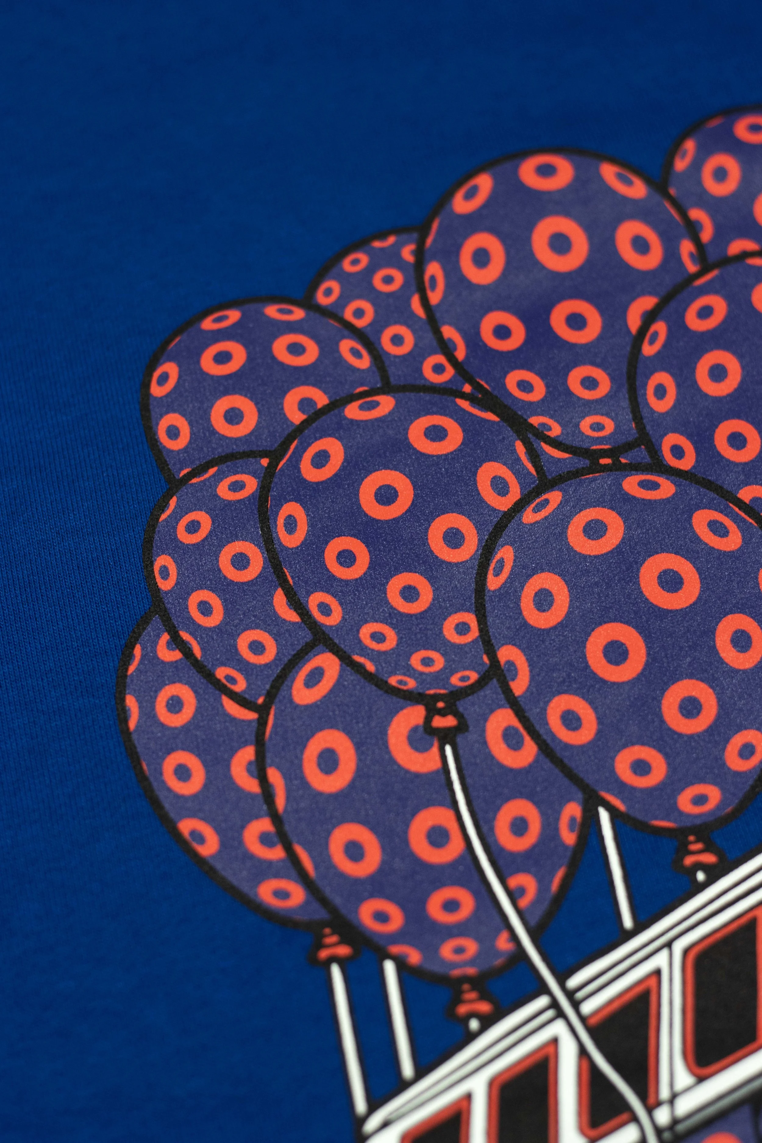 PHLYING BUS Pullover 6 detail.jpg