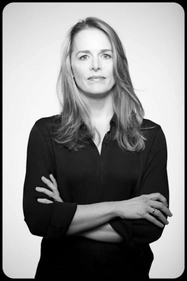 Black-and-white portrait of contemporary Bay Area artist Cathryn Lynea. Photographer: Bart Nagel.