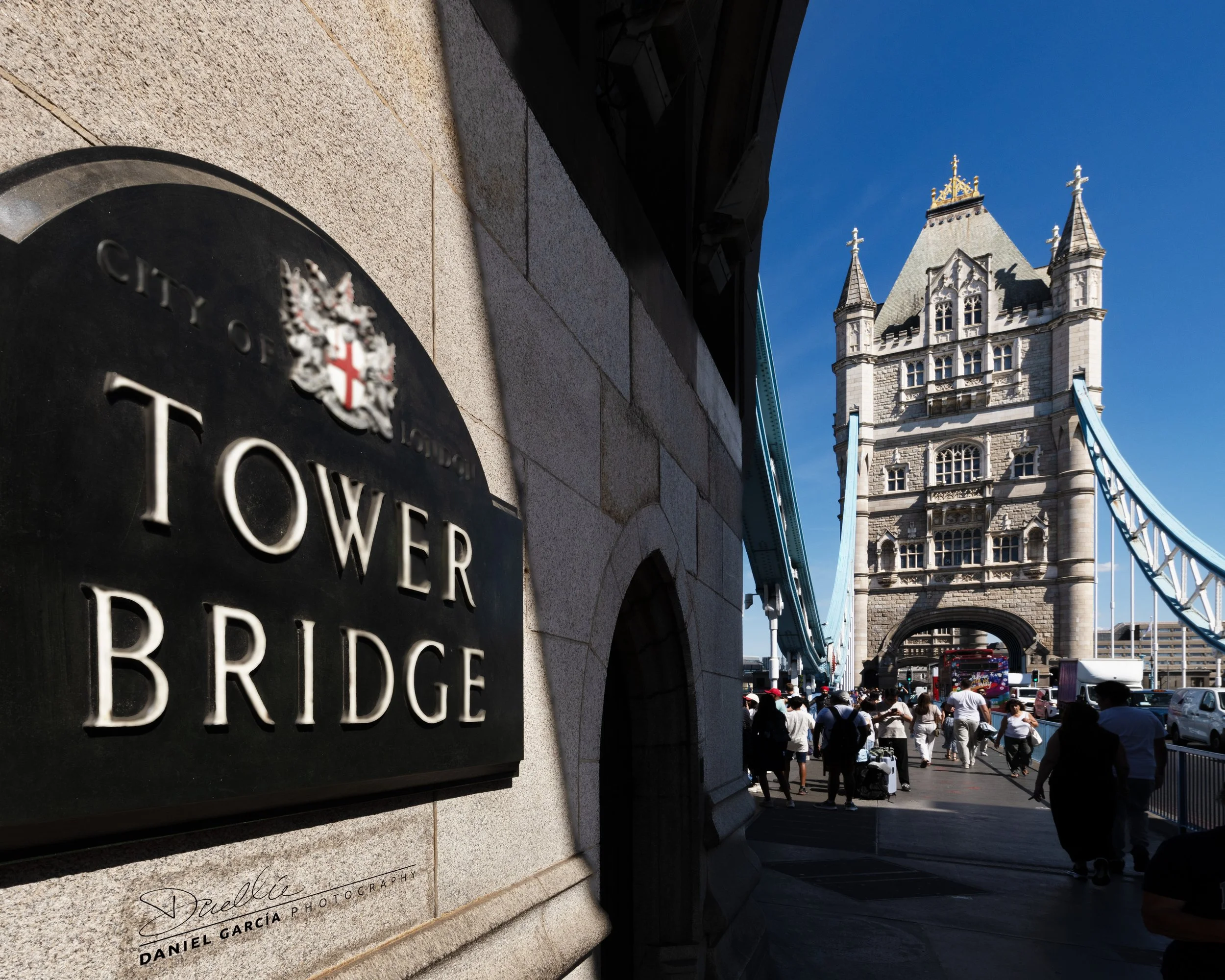 DSC_5930-1 Gateway to Tower Bridge.jpg