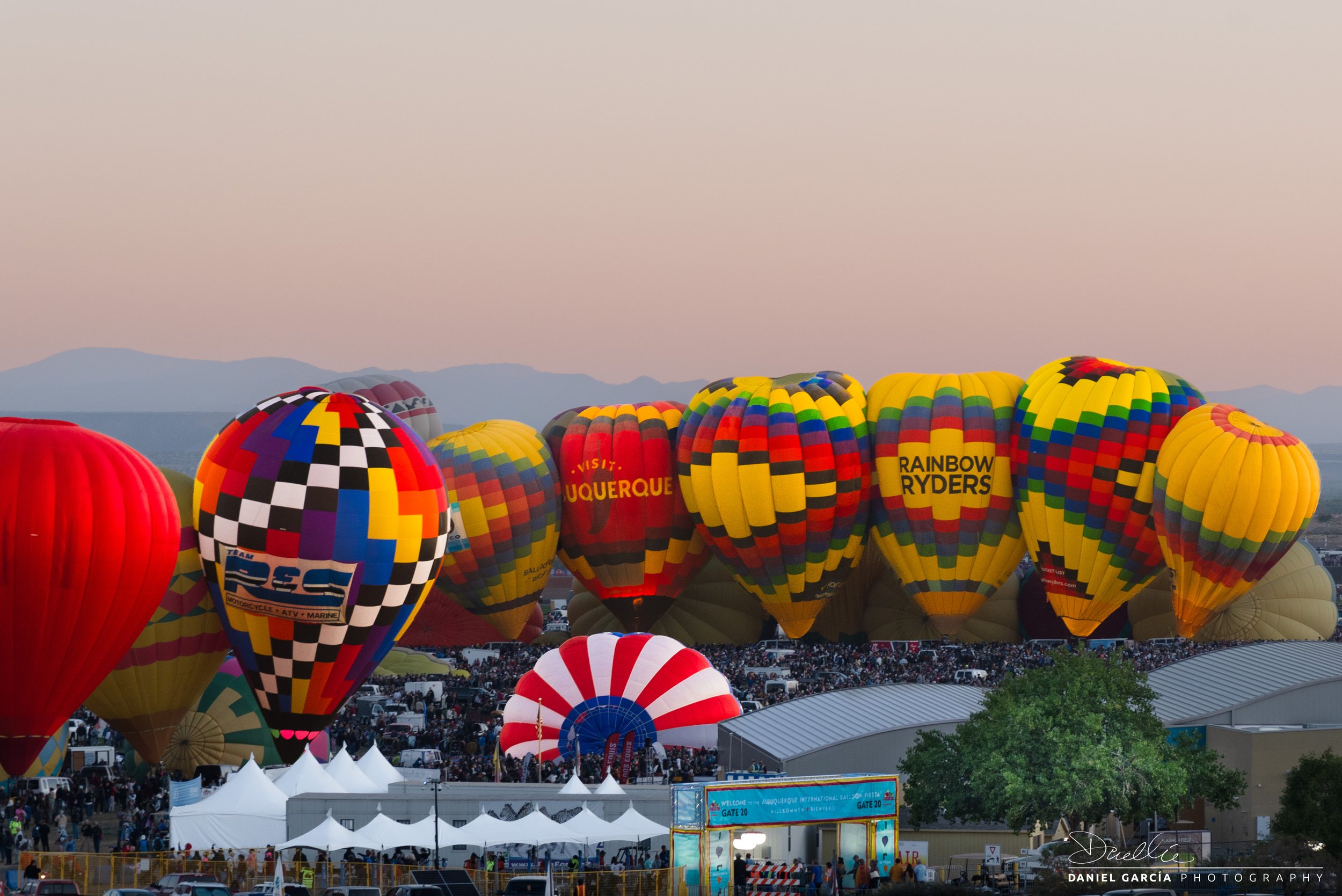 DSC_5353-3 Sunrise Inflate with Crowd I.jpeg