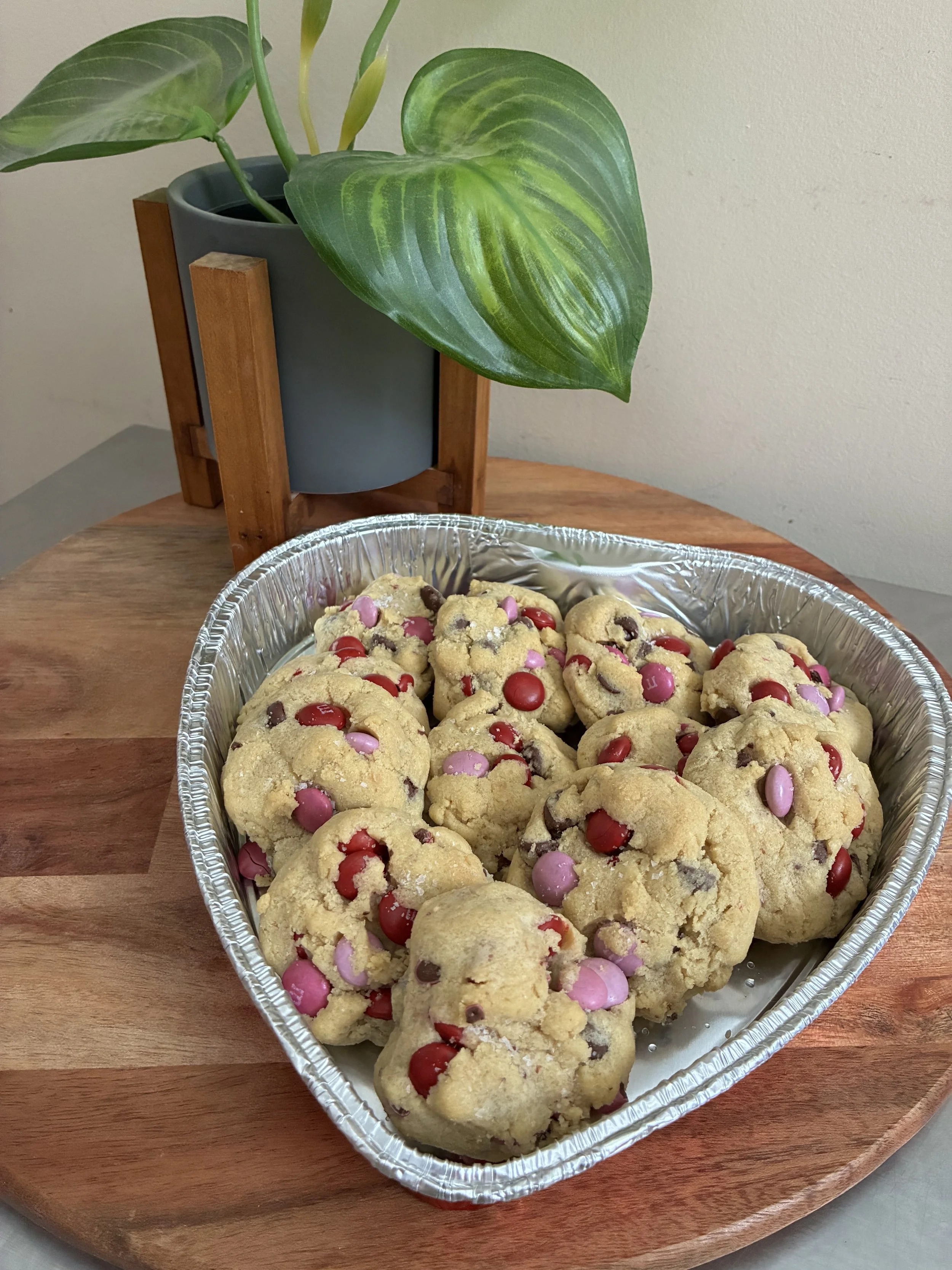 1 Dozen Heart Shaped Cookie Box