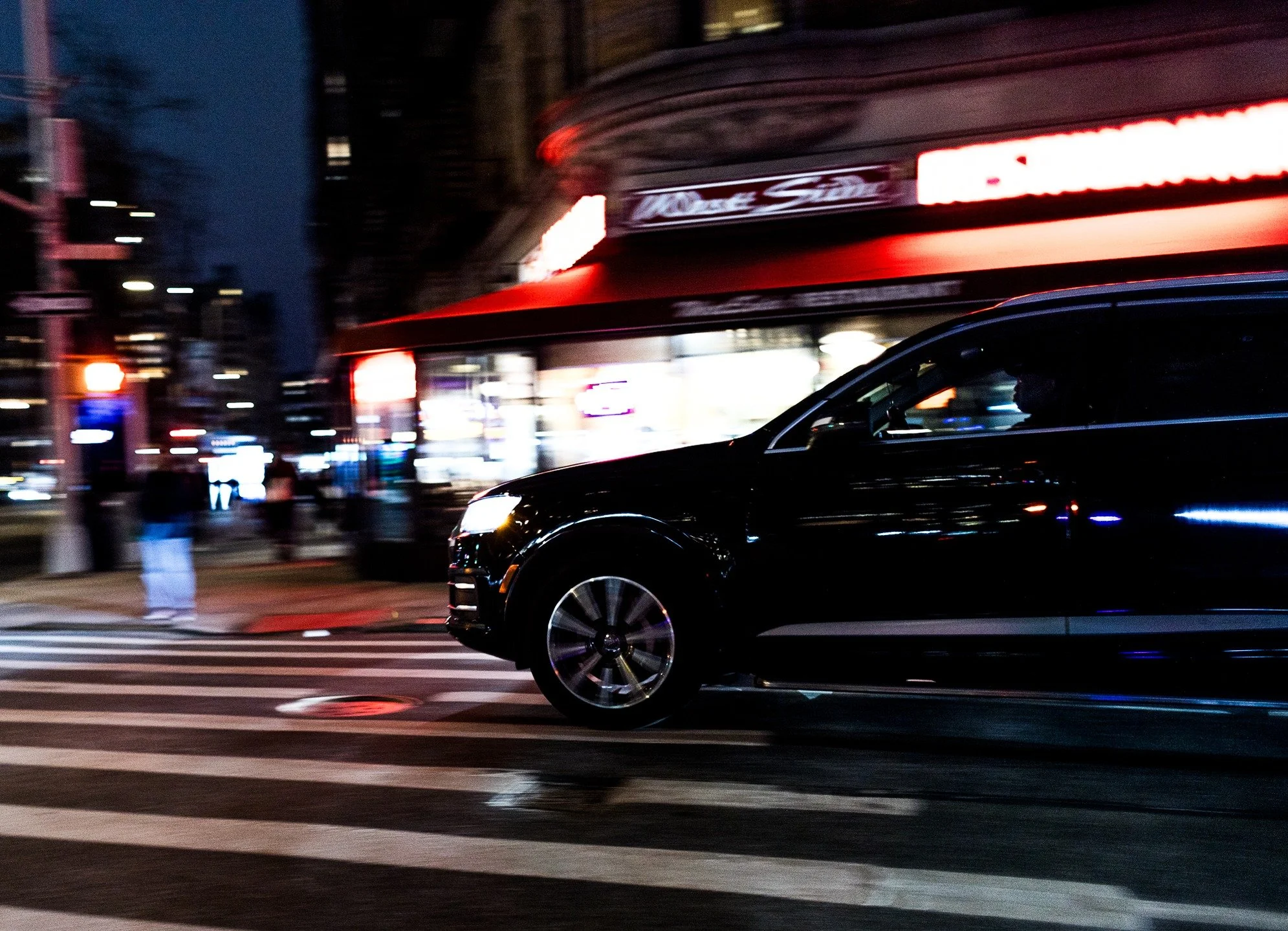 New York City.

#newyorkcity #nyc #manhattan #streetphotography #photography #canonr #canonphotography #shotoncanon #car