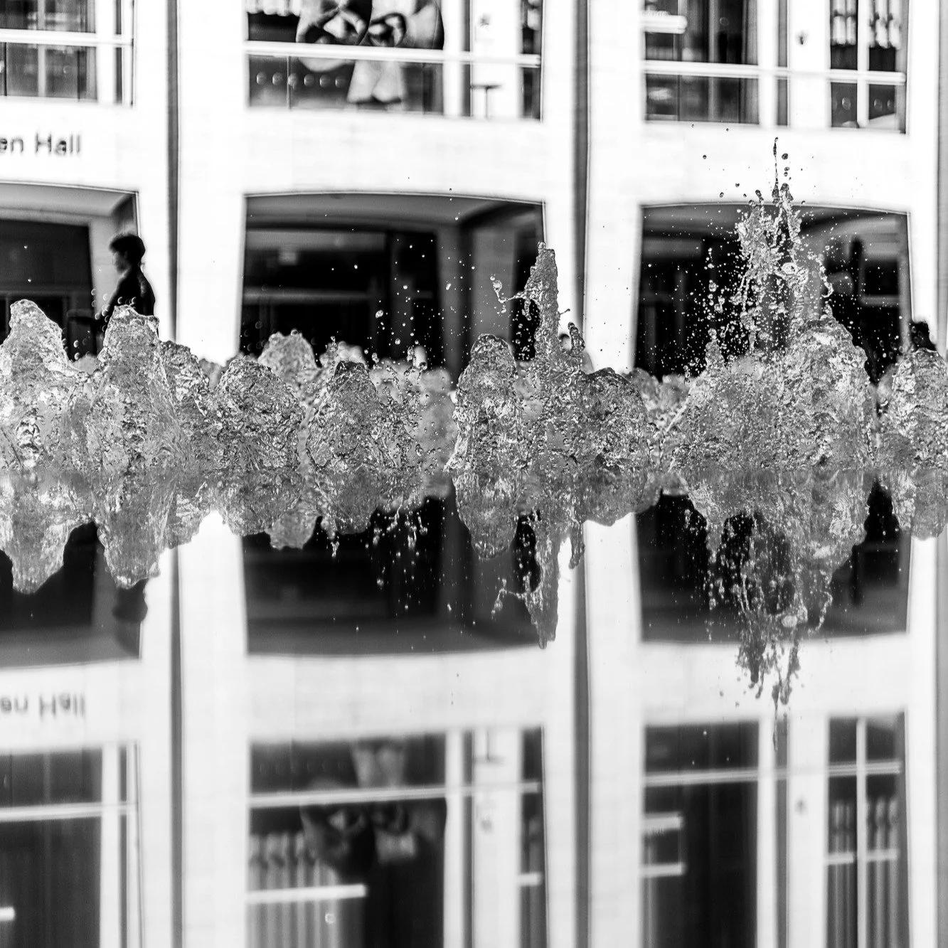 Lincoln Center, New York City.

#newyorkcity #nyc #manhattan #streetphotography #photography #canonr #canonphotography #shotoncanon 
#blackandwhite #blackandwhitephotography #lincolncenter