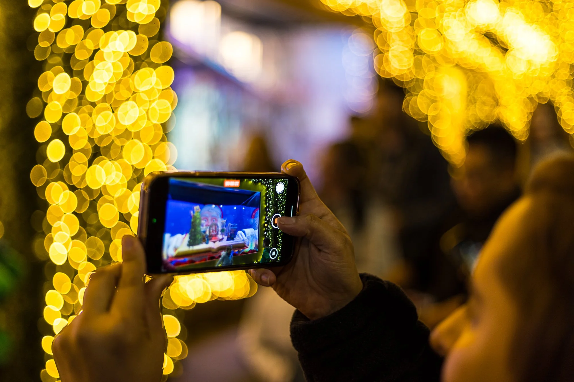 Christmas in New York City ...

#newyorkcity #nyc #manhattan #streetphotography #photography #canonr #canonphotography #shotoncanon #christmas