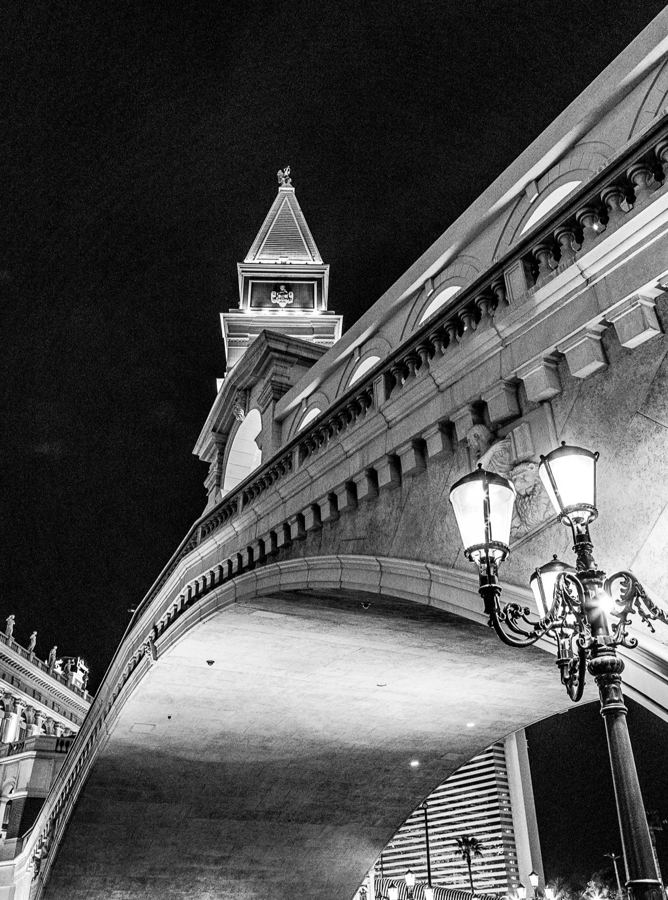 The Venetian in Las Vegas, Nevada.

#canonphotography #shotoncanon #canonr #photography #streetphotography #blackandwhite #blackandwhitephotography #lasvegas #nevada #thevenetian
