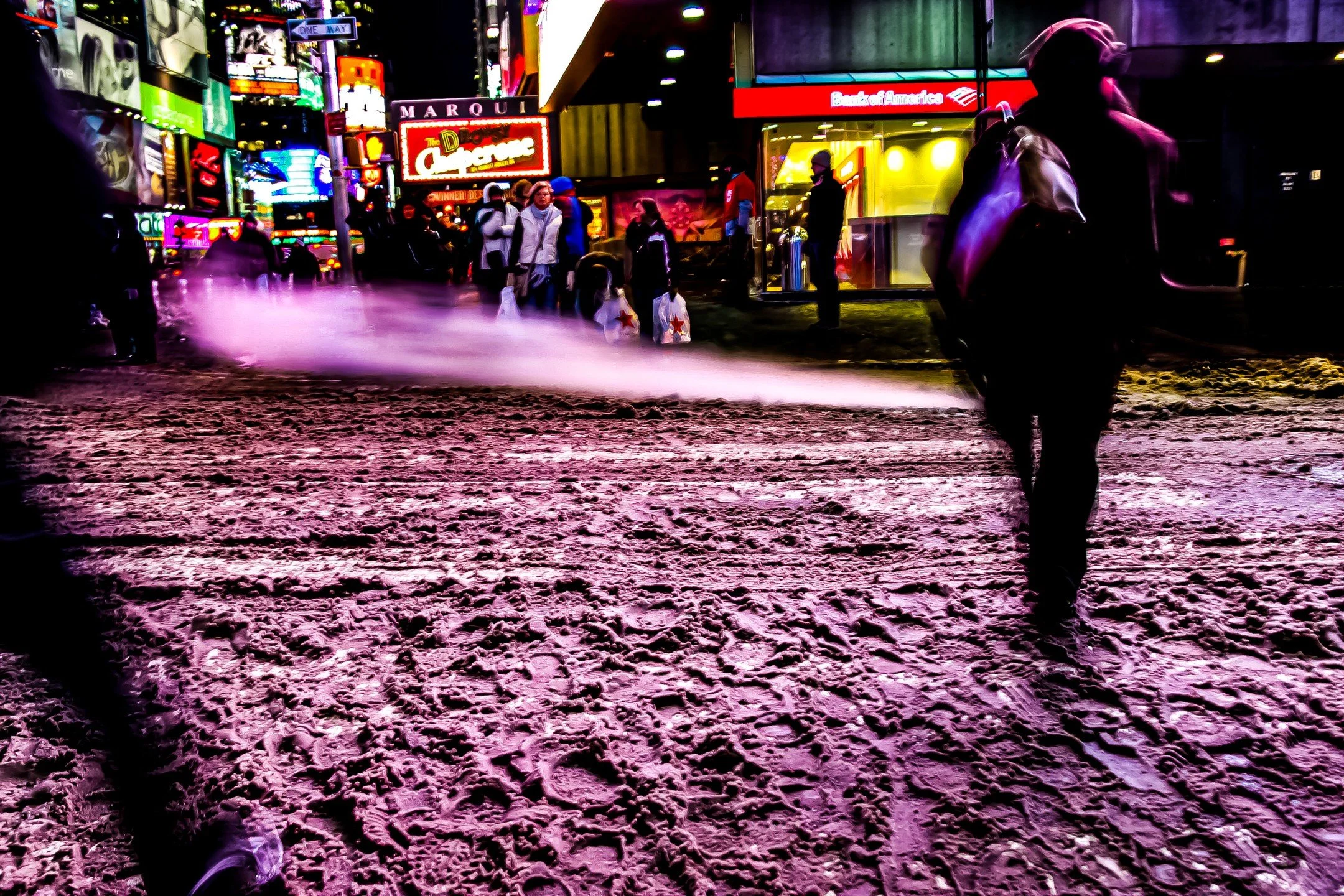 Gearing up for a drive into the snow, but first a throw back to 2007 when we had a really snowy winter!!! Just me and my camera walking through Times Square, trying to get home!

#canonphotography #shotoncanon #canon10d #photography #streetphotograph
