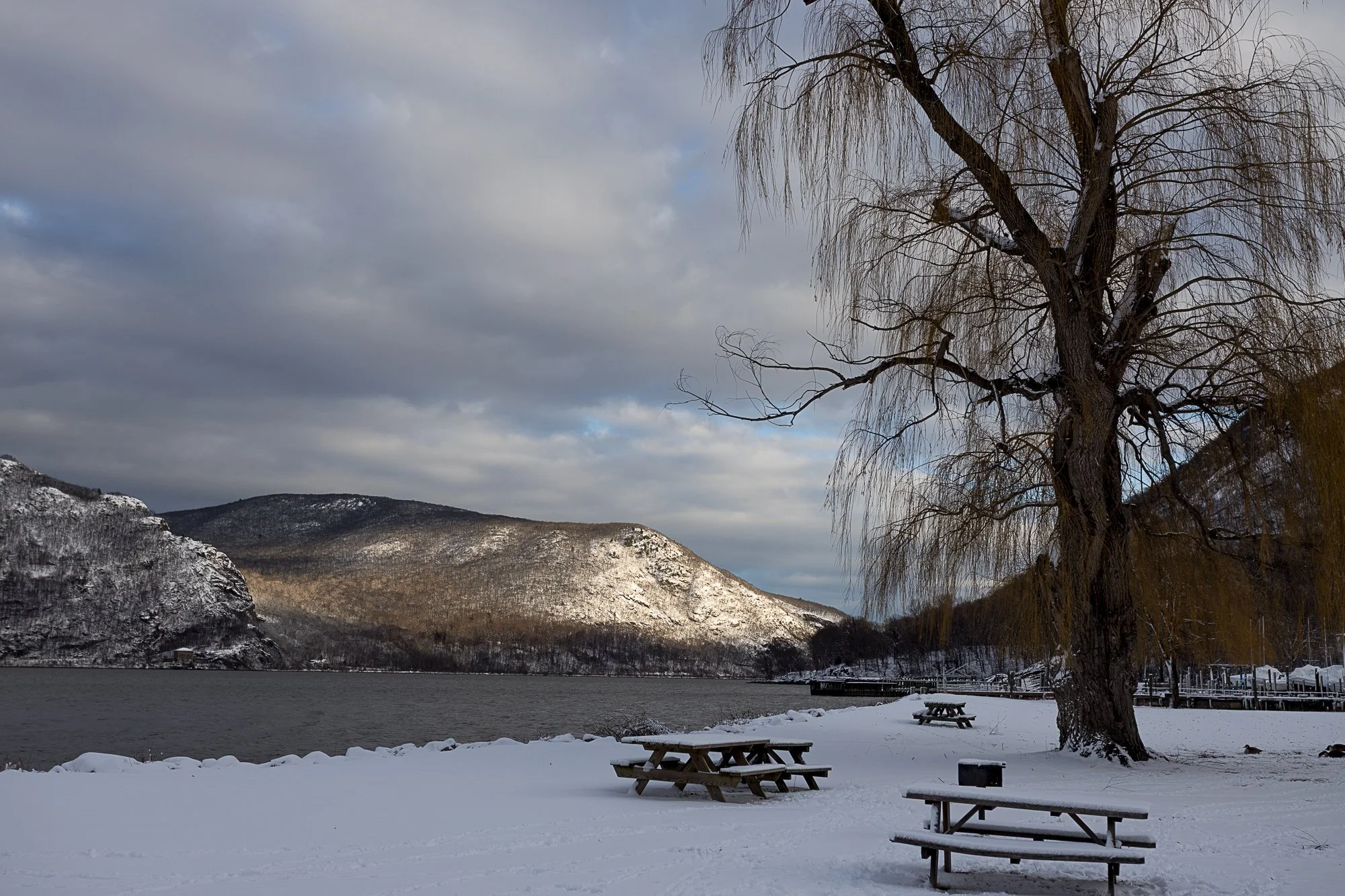 Color or black and white ?

#canonphotography #shotoncanon #canonr #photography #naturephotography #newyork #ny #cornwallonhudson