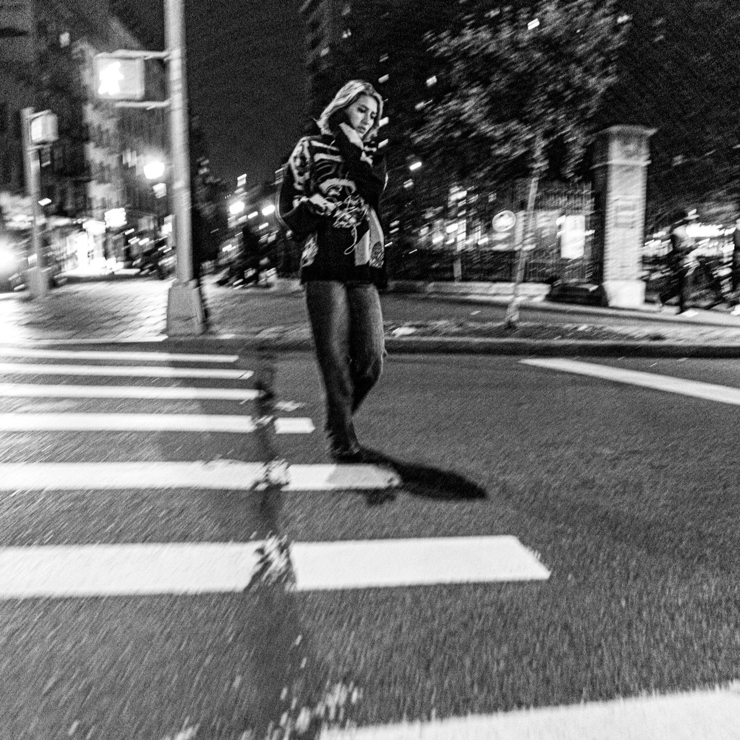 A cold night in the east village, New York City.

#newyorkcity #nyc #manhattan #streetphotography #photography #canonr #canonphotography #shotoncanon 
#blackandwhite #blackandwhitephotography
