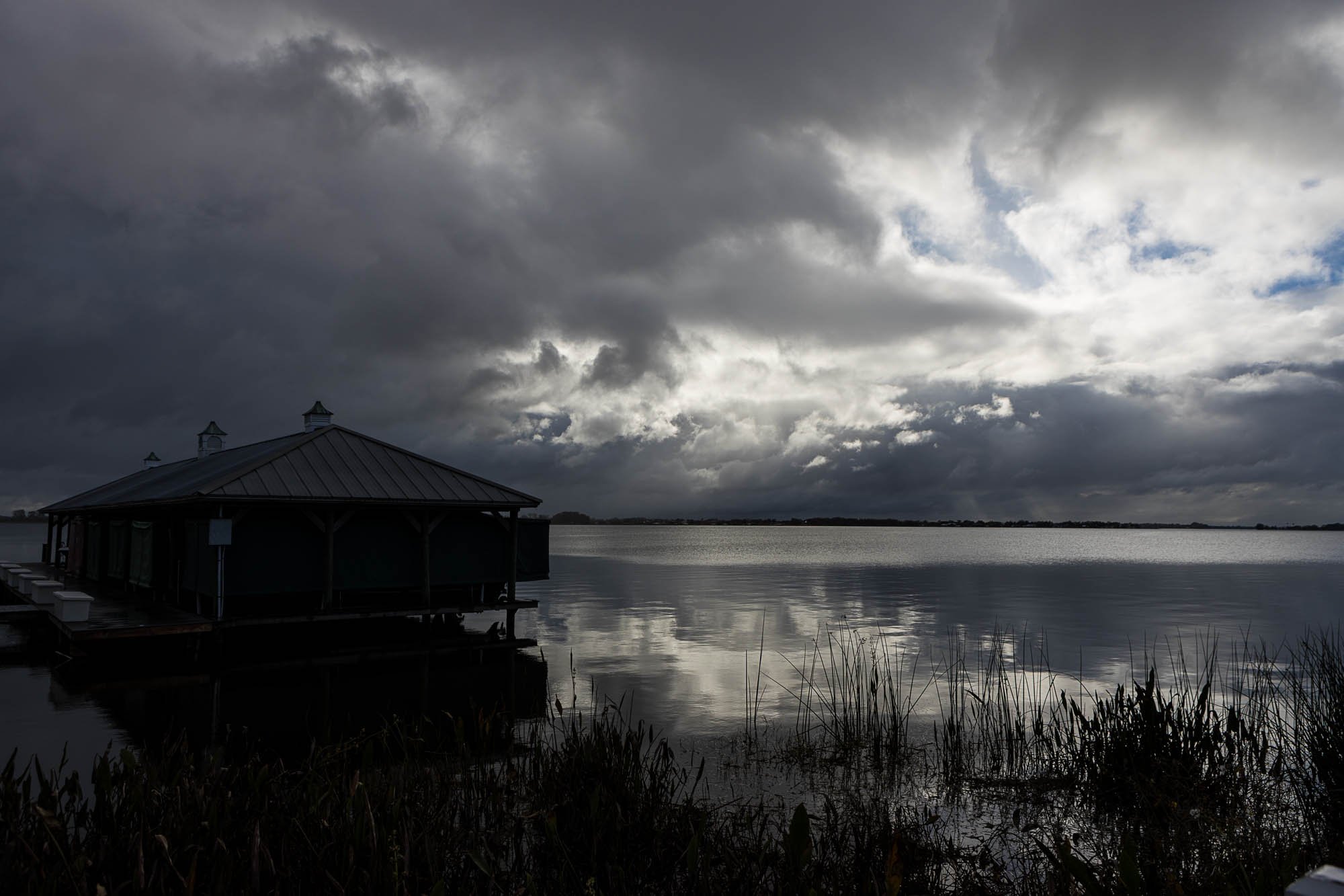 Stormy skies over Lake Dora, Florida.

#canonphotography #shotoncanon #canonr #photography #streetphotography #florida #mountdora #mtdora #lakedora