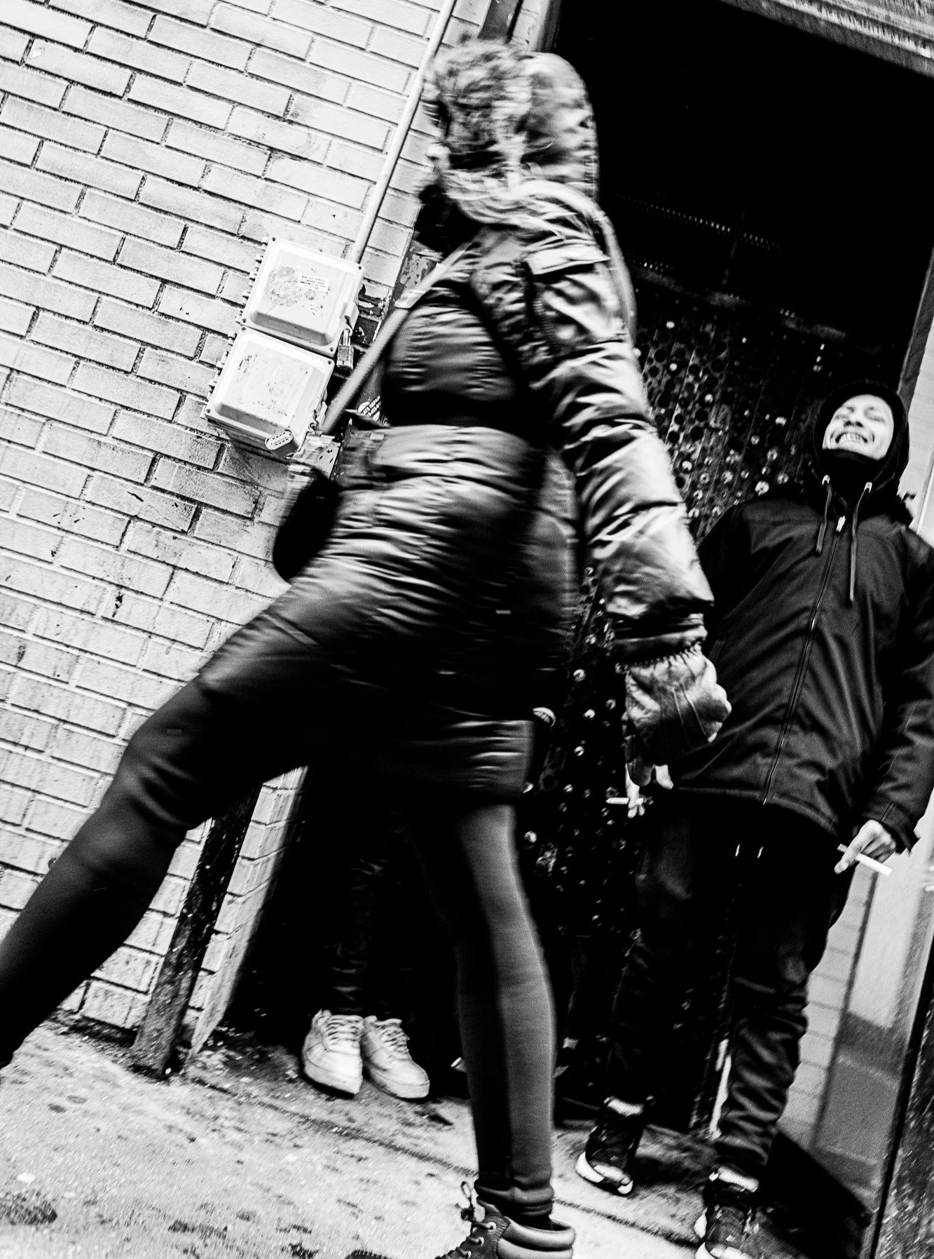 Walking through midtown Manhattan.

#newyorkcity #nyc #manhattan #streetphotography #photography #canonr #canonphotography #shotoncanon 
#blackandwhite #blackandwhitephotography