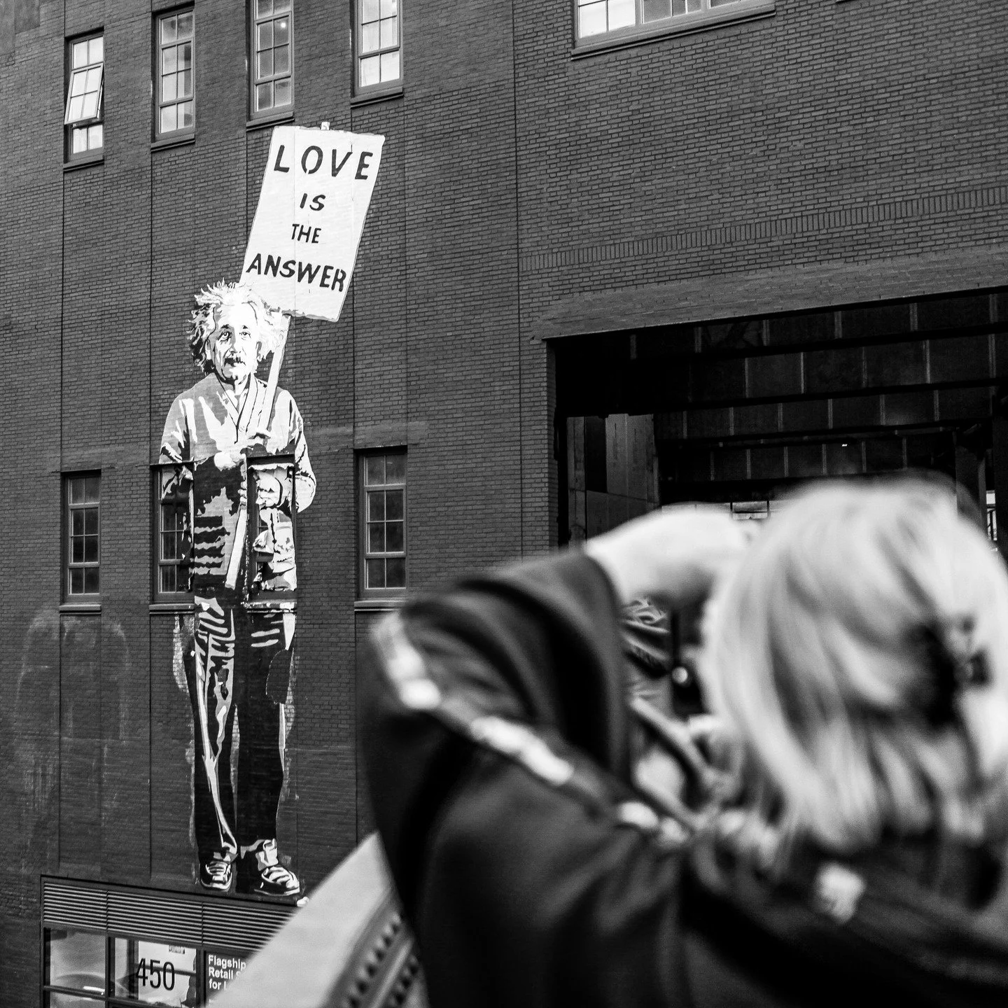 I shot this almost 11 years ago on the Highline, New York City.

#newyorkcity #nyc #manhattan #canonphotography #shotoncanon #canon5D2 #canon5dii #photography #streetphotography #einstein #highlinepark #highlineparknyc