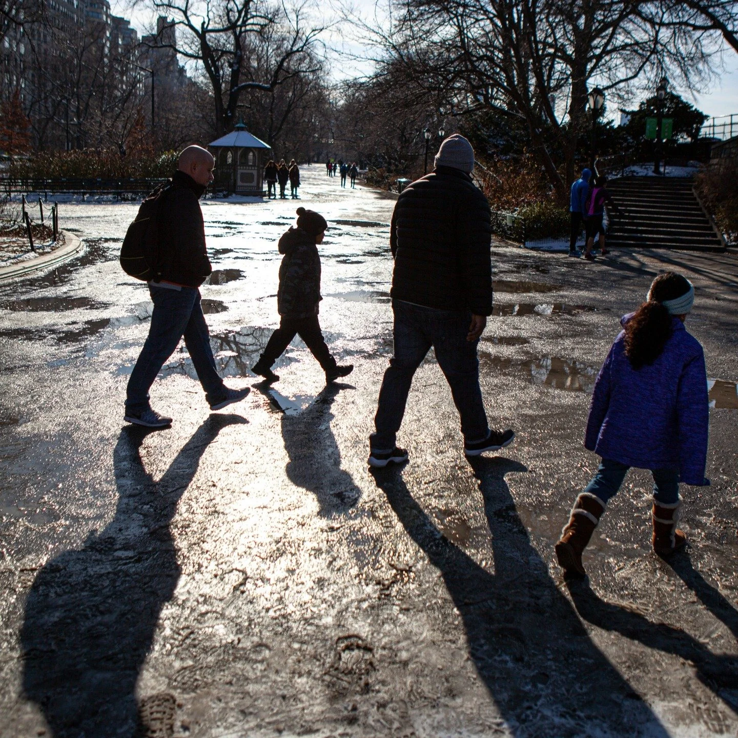 Cold day on the upper west side of Manhattan. 

#newyorkcity #nyc #manhattan #canonphotography #shotoncanon #canon5D2 #canon5dii #photography #streetphotography #snow