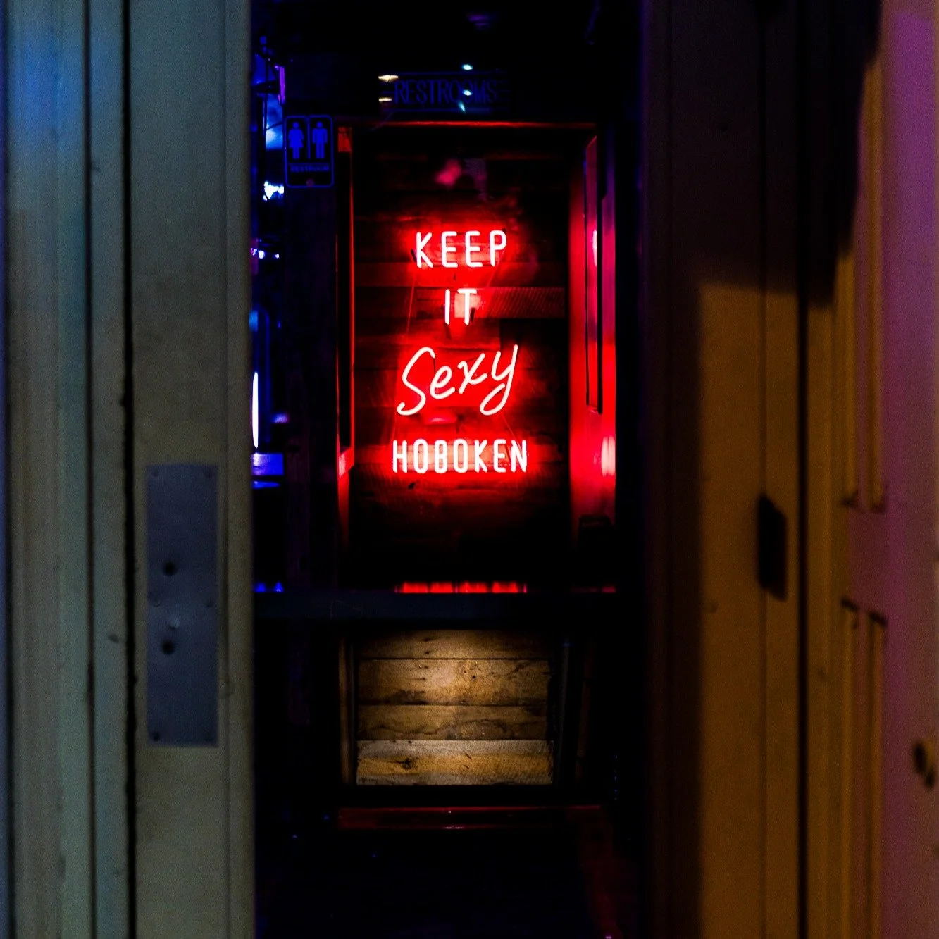 Keep it sexy Hoboken, keep it sexy. ( New Jersey) 

#hoboken #newjersey #nj #canonphotography #shotoncanon #canonr #photography #streetphotography