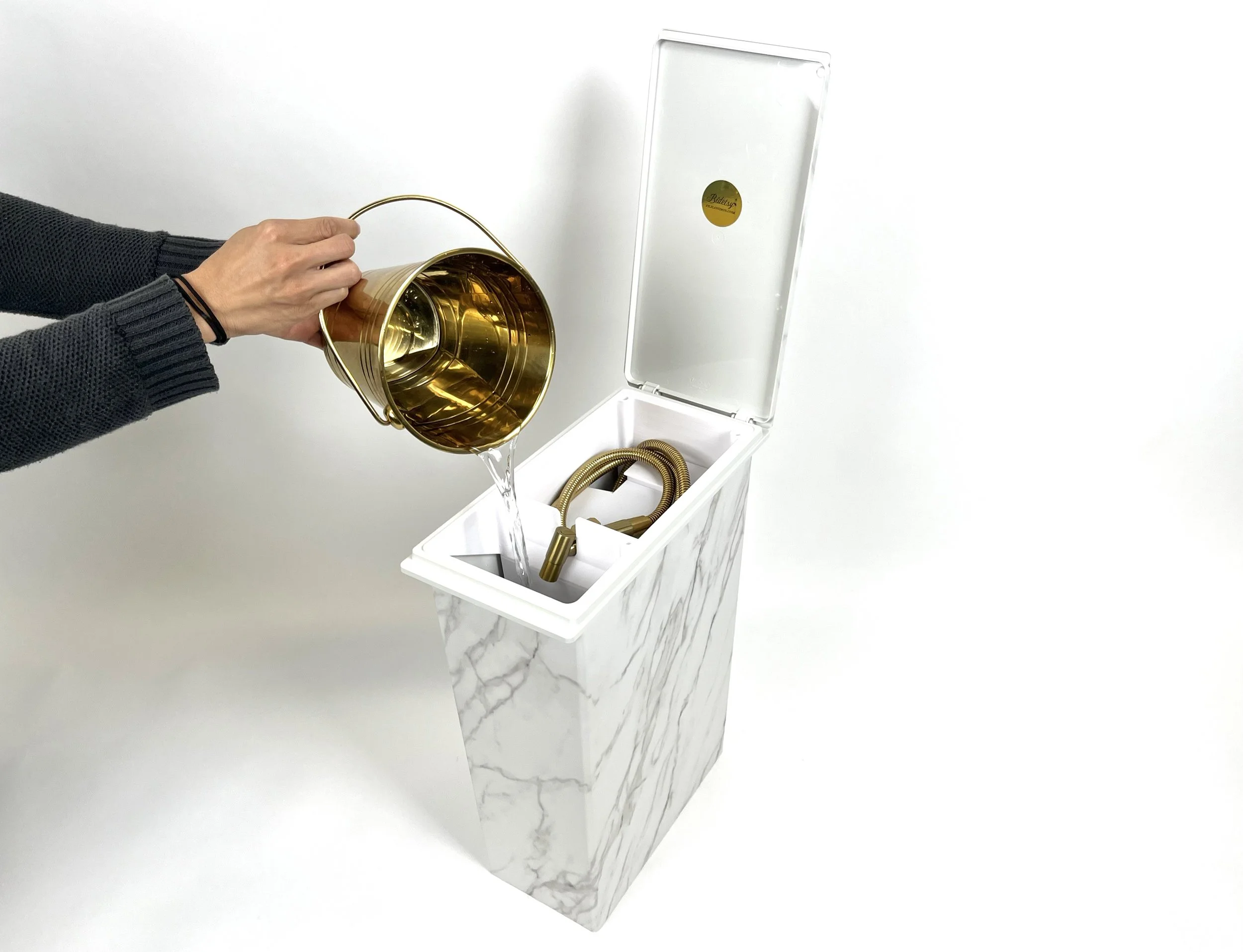 Marble pouring.jpg