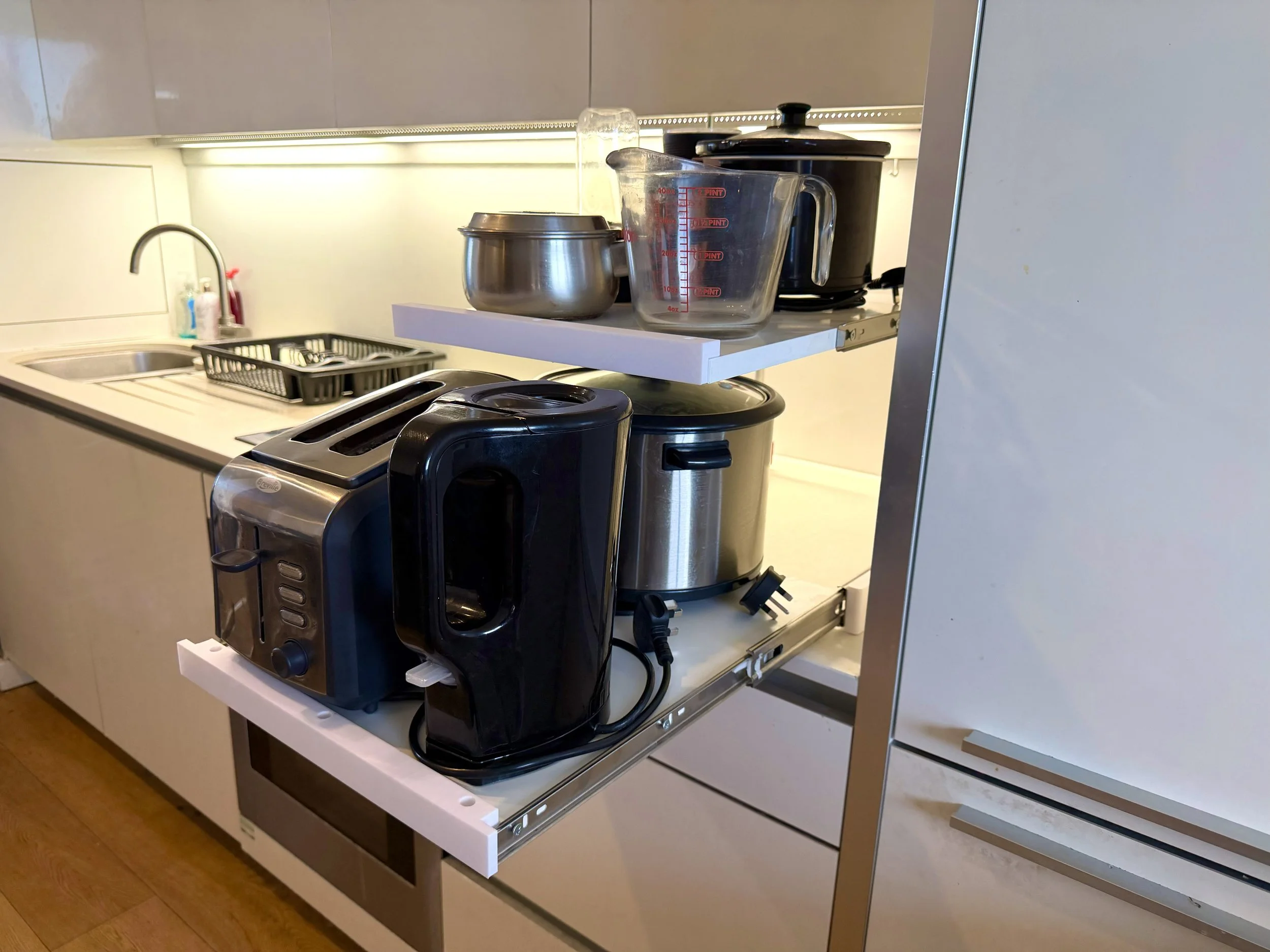 Shelfy with appliances.jpg