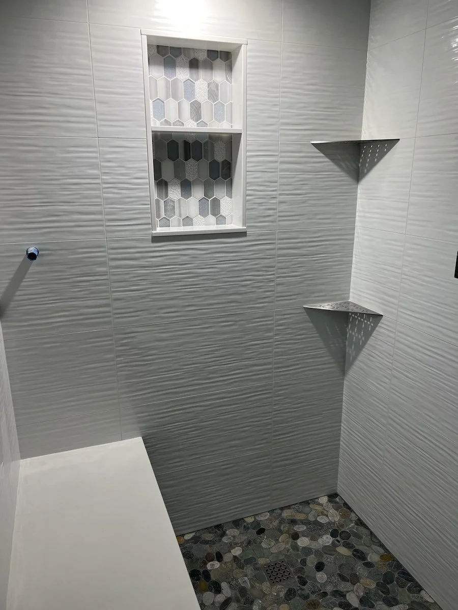 Wavy White IMG_5148.JPG